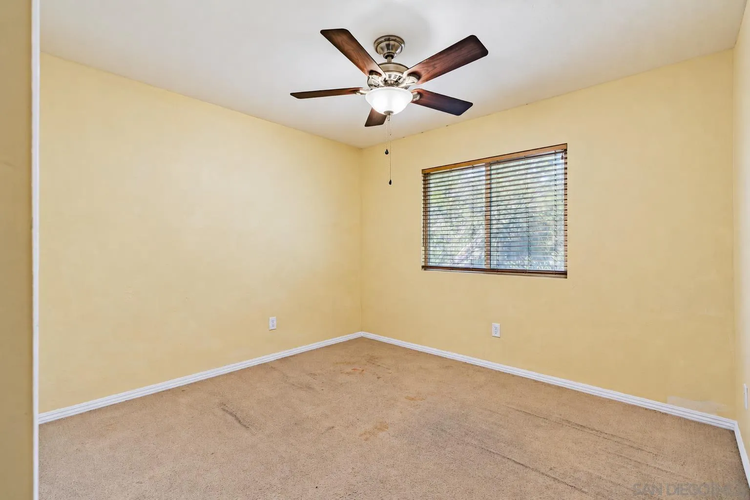 https://cdn.realtyfeed.com/cdn/127/260024375/cecbf113e57d00852f429573e65ee6e3.webp