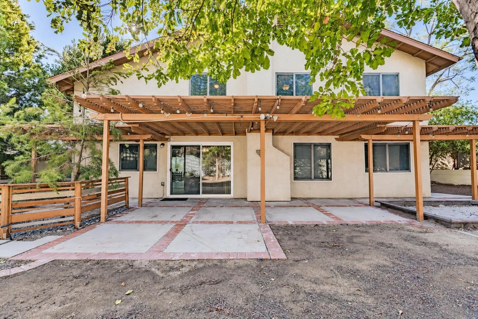 https://cdn.realtyfeed.com/cdn/127/260024375/e00f4e9c149b9550e9f959787a8dee67.webp