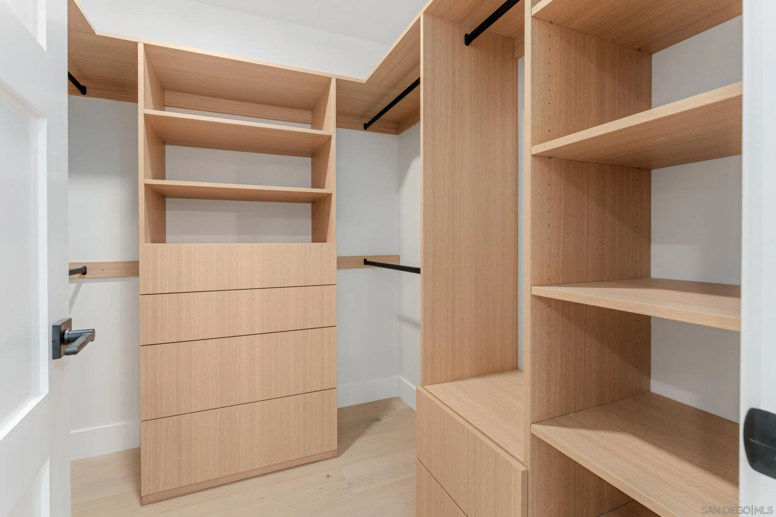 https://cdn.realtyfeed.com/cdn/127/260024376/5018e35aee4cf28582cb25ef65478aef.webp
