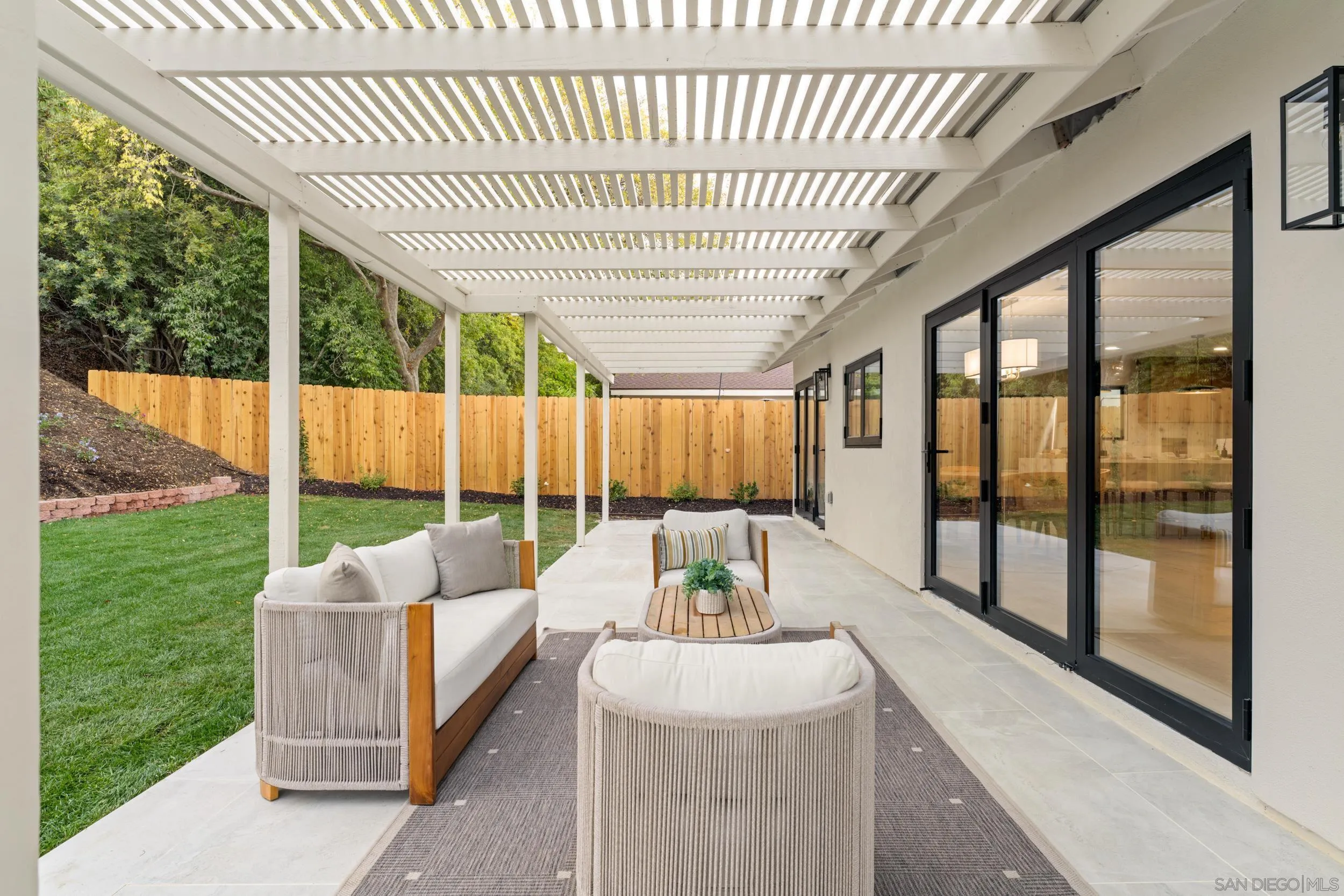 https://cdn.realtyfeed.com/cdn/127/260024376/9163c8cc6e93048830fce5b9c24ac124.webp