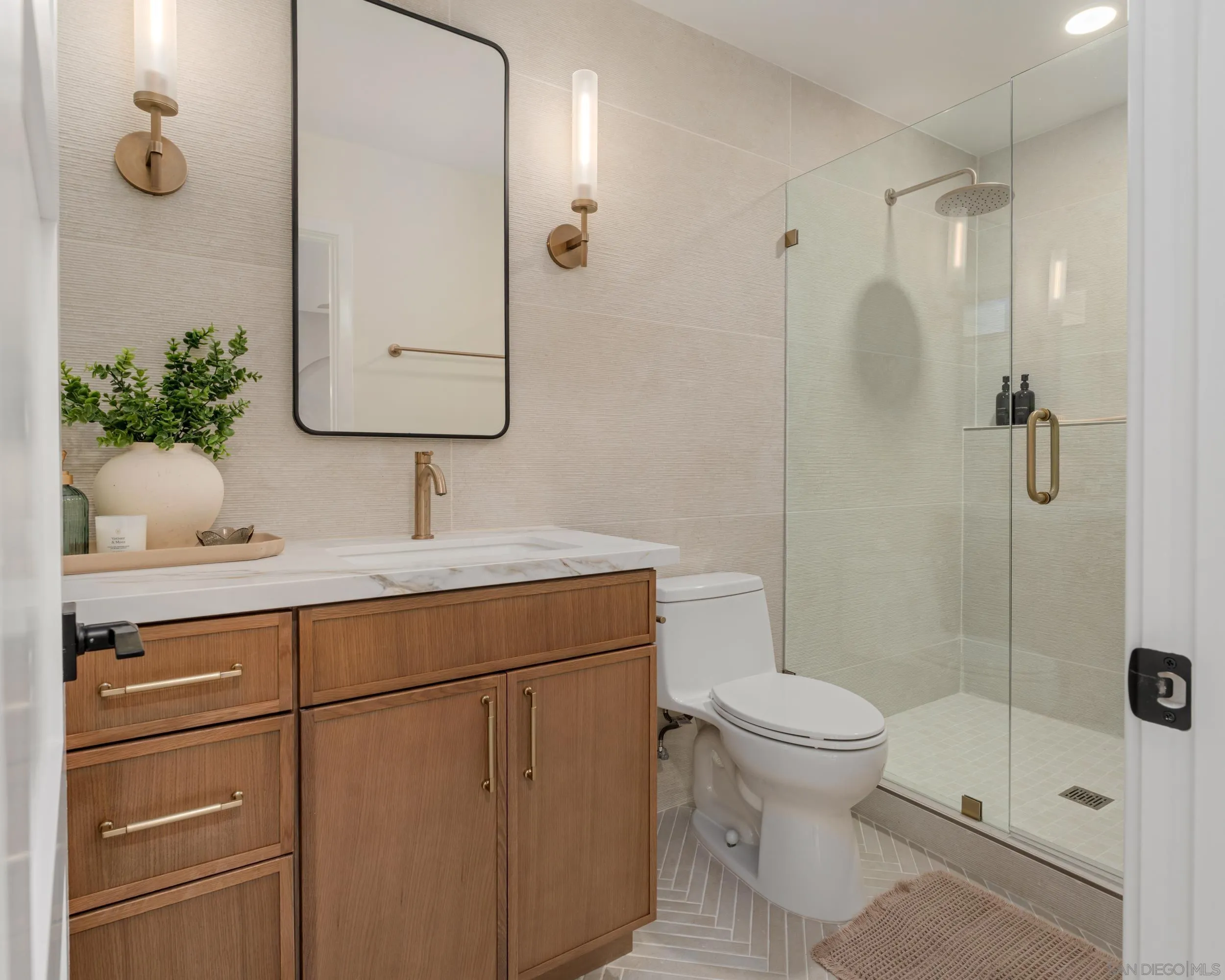https://cdn.realtyfeed.com/cdn/127/260024376/a75c5d3e1e49f43d11325cb70f7b6c8a.webp