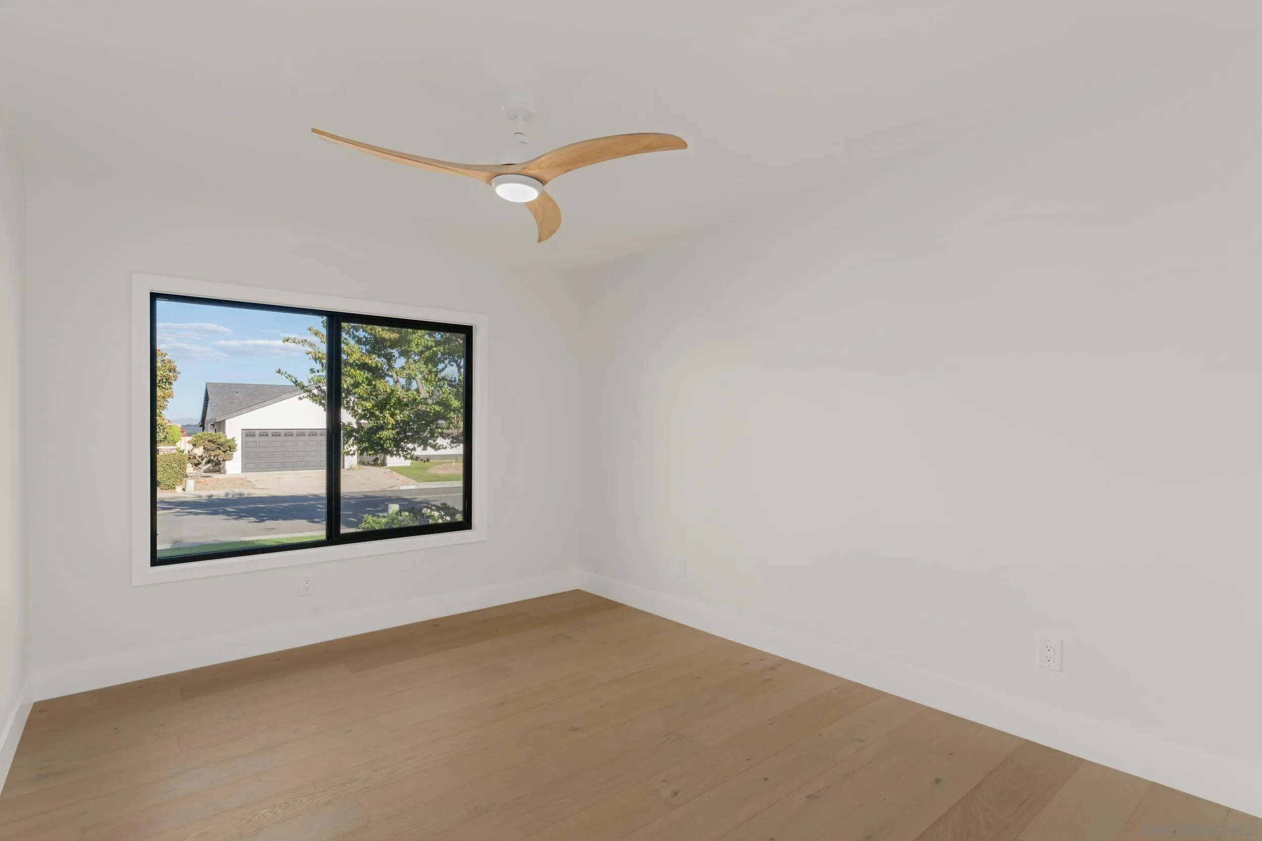 https://cdn.realtyfeed.com/cdn/127/260024376/e043484b3f98c6366f66fa834f0dbb71.webp