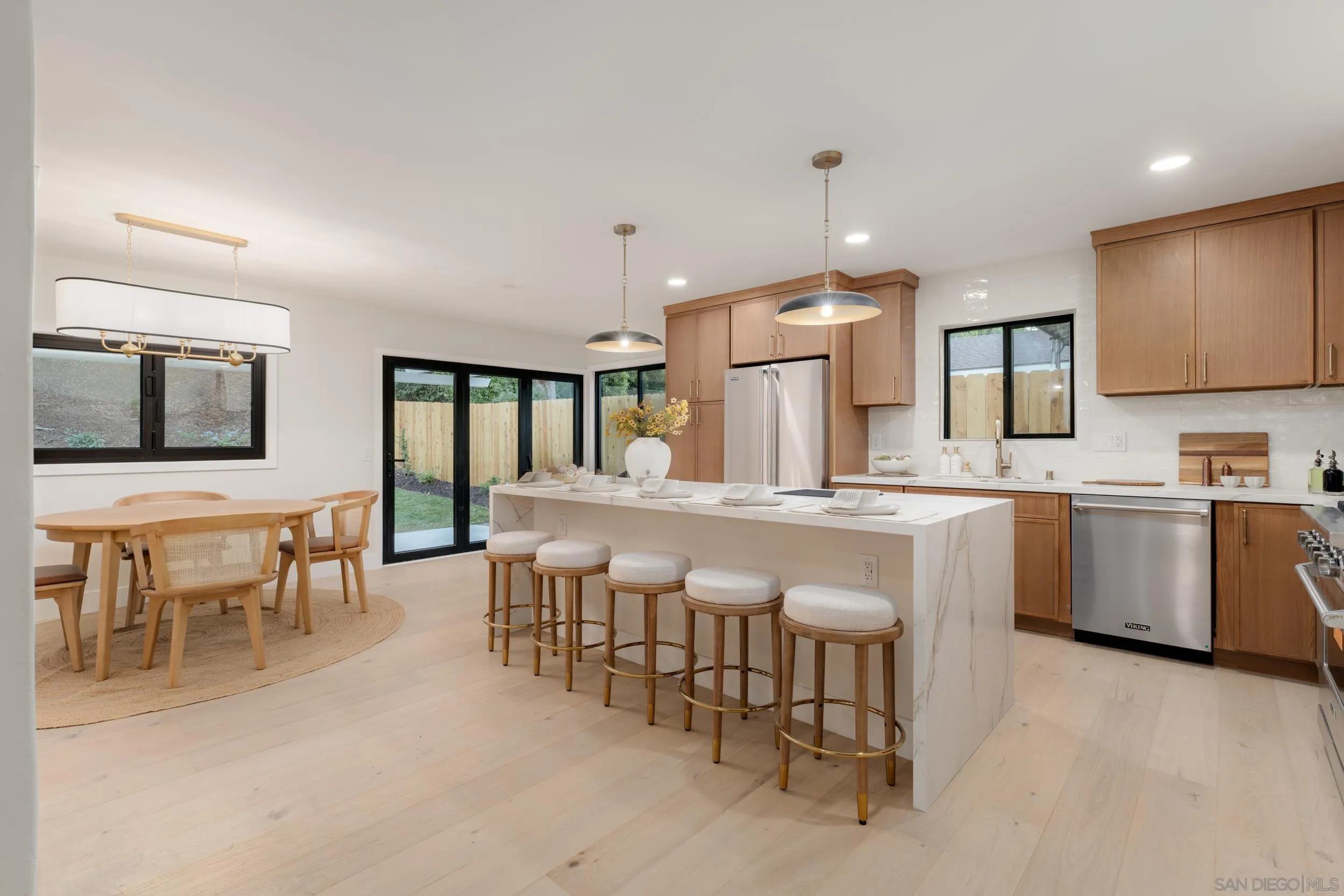 https://cdn.realtyfeed.com/cdn/127/260024376/f15fb0ba886af8ead81fa83c8b80408b.webp