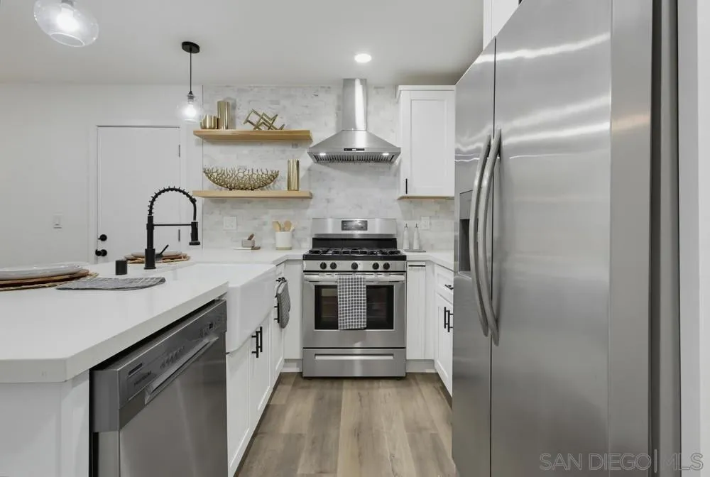 https://cdn.realtyfeed.com/cdn/127/260024378/7f18f4bcdc396cfce06a8bf5b2e1ff90.webp