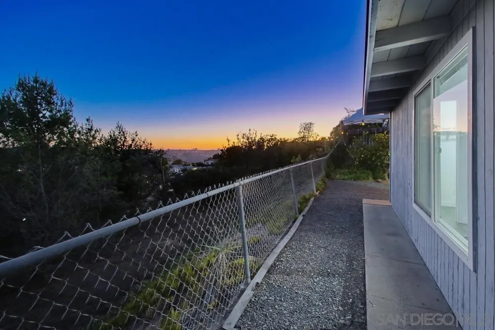 https://cdn.realtyfeed.com/cdn/127/260024378/fefab396072d10a6d52b5a0da2e97335.webp