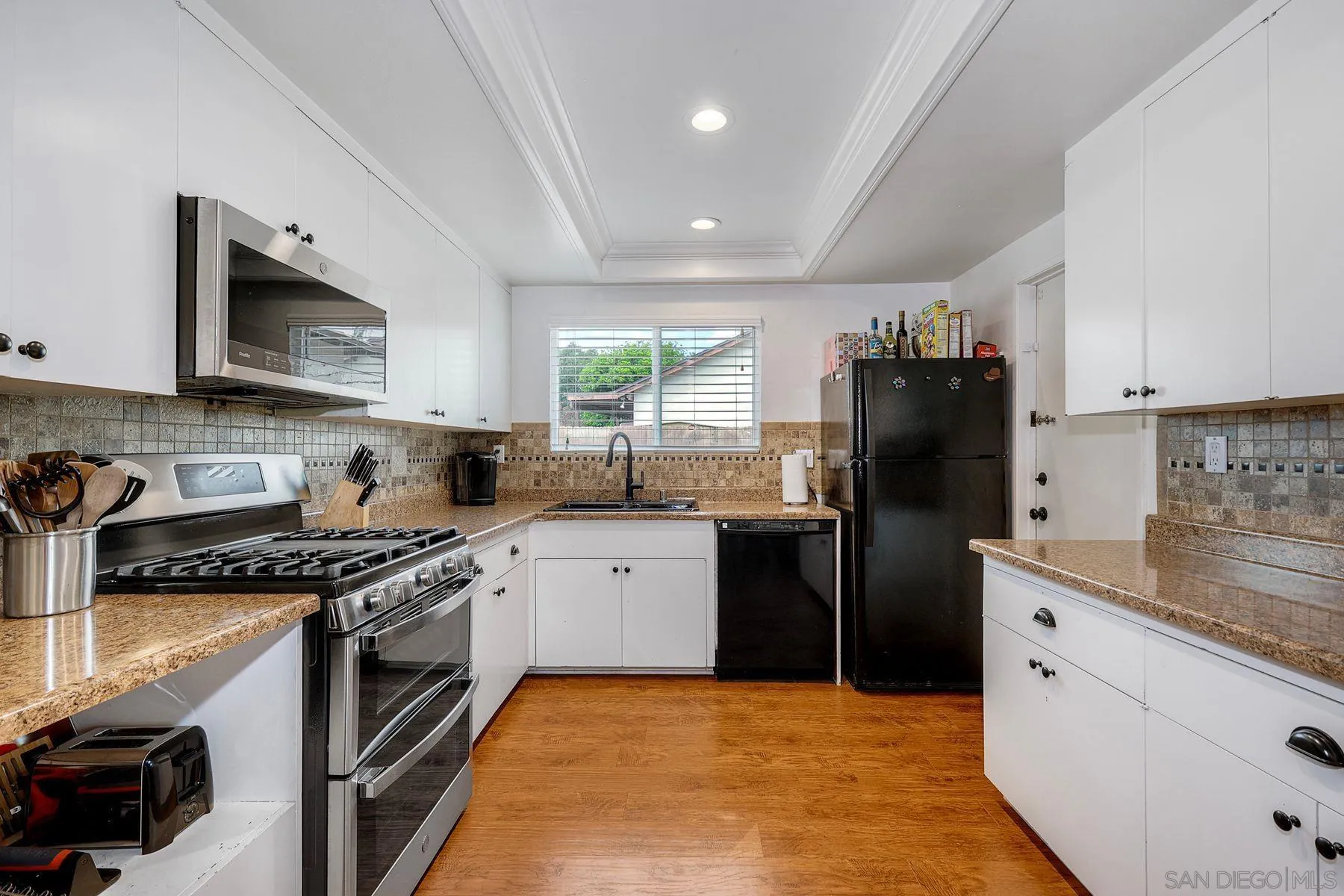 https://cdn.realtyfeed.com/cdn/127/260024381/28a110aebfbf847ba6da1f75c857f3ef.webp