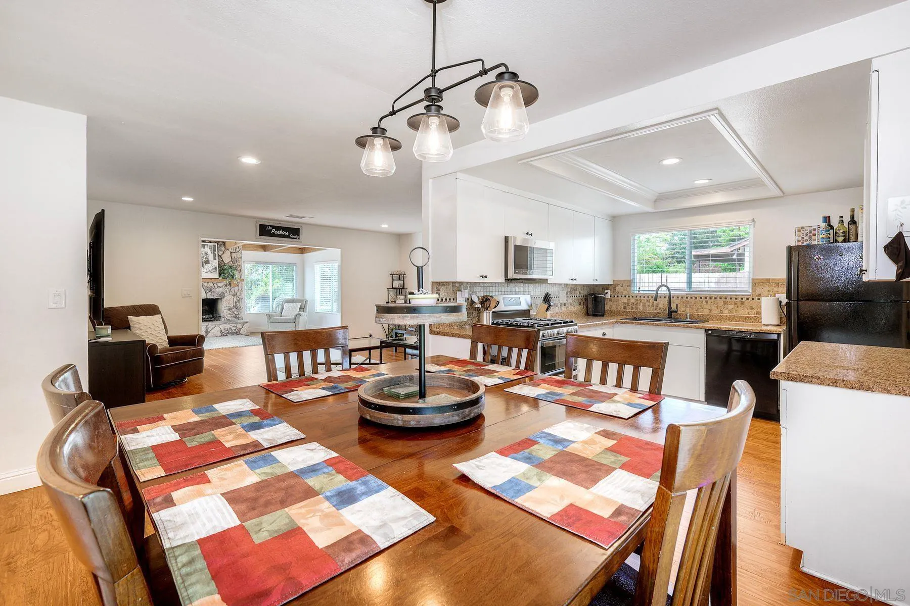 https://cdn.realtyfeed.com/cdn/127/260024381/54df542d86dc37654e71b7a40a897c04.webp