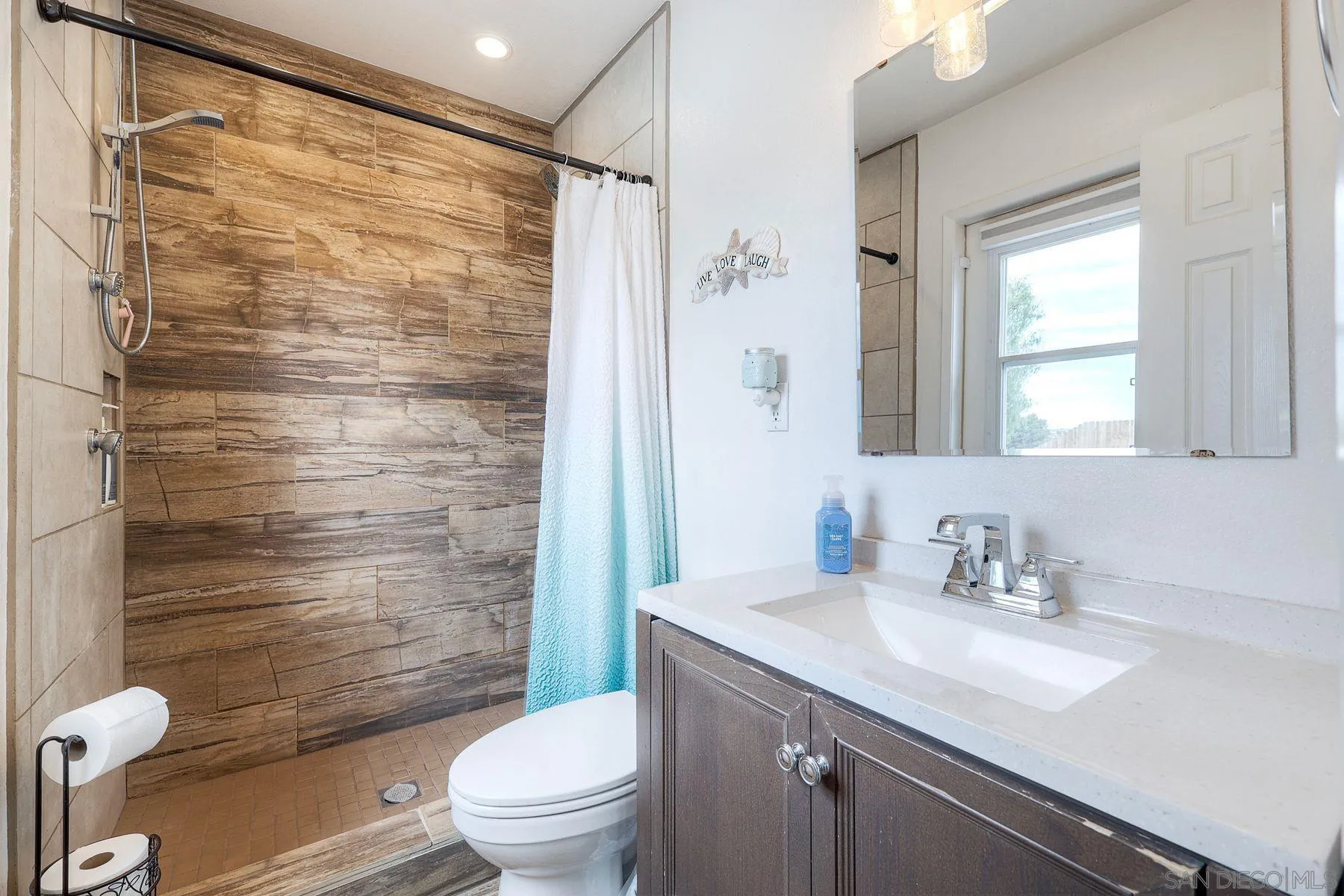 https://cdn.realtyfeed.com/cdn/127/260024381/8a1b16e5453be8ffd2840ea95a2059d6.webp
