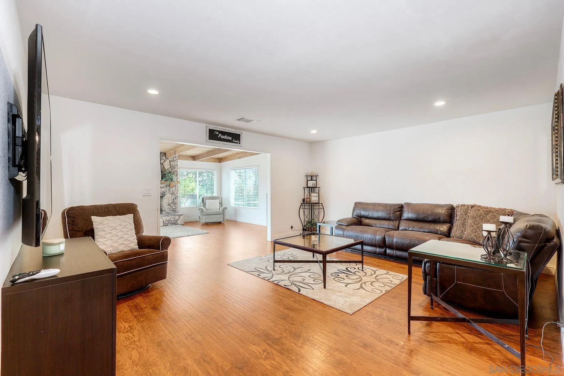 https://cdn.realtyfeed.com/cdn/127/260024381/d92761cad5c5dbfcab44a7885fb2f88e.webp