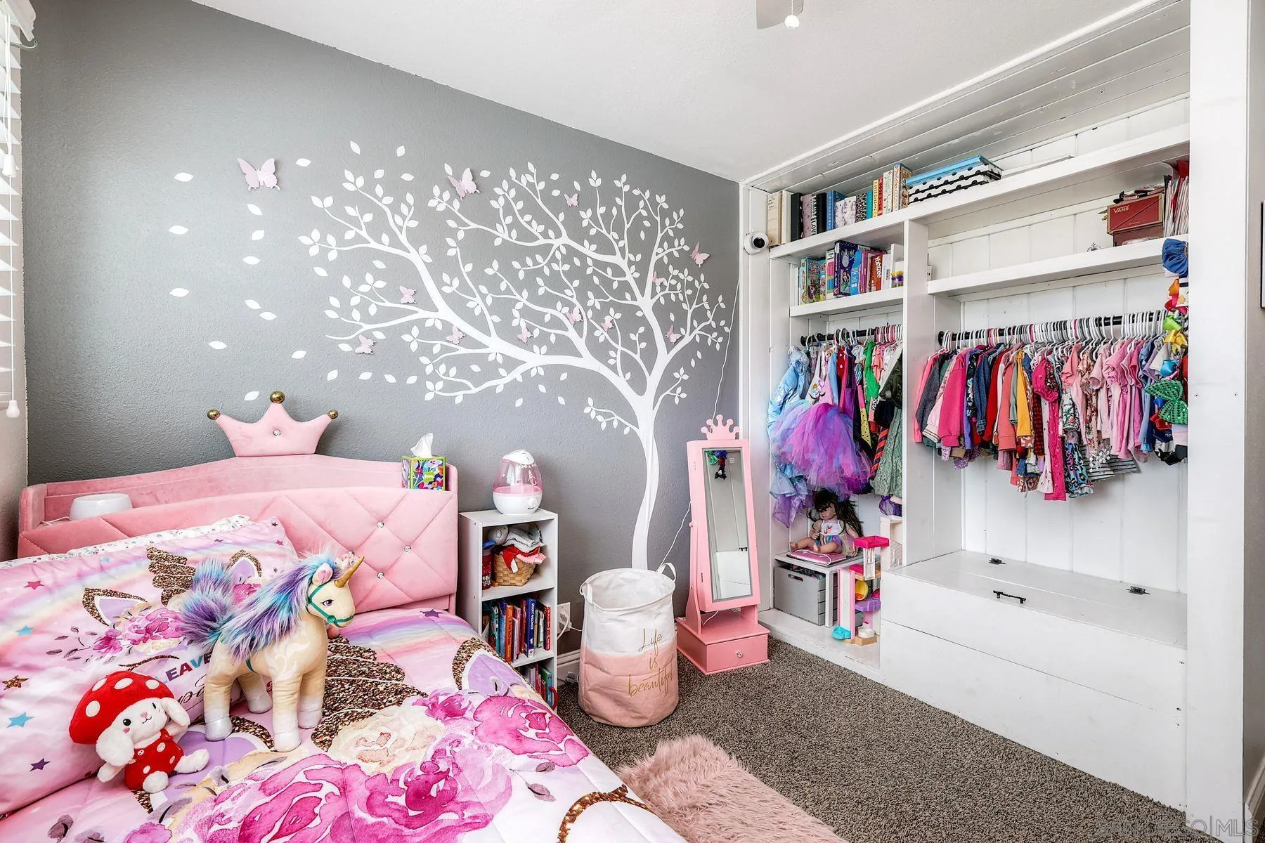 https://cdn.realtyfeed.com/cdn/127/260024381/f00784c1080d849faabf6b96ce8d4cf4.webp