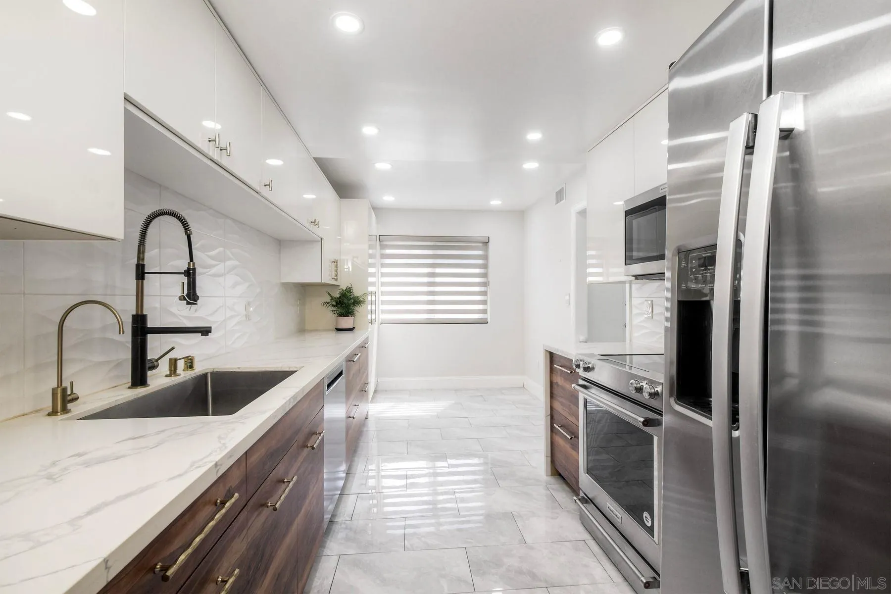 https://cdn.realtyfeed.com/cdn/127/260024390/15a68d071bcf61aa784751b19609e09a.webp