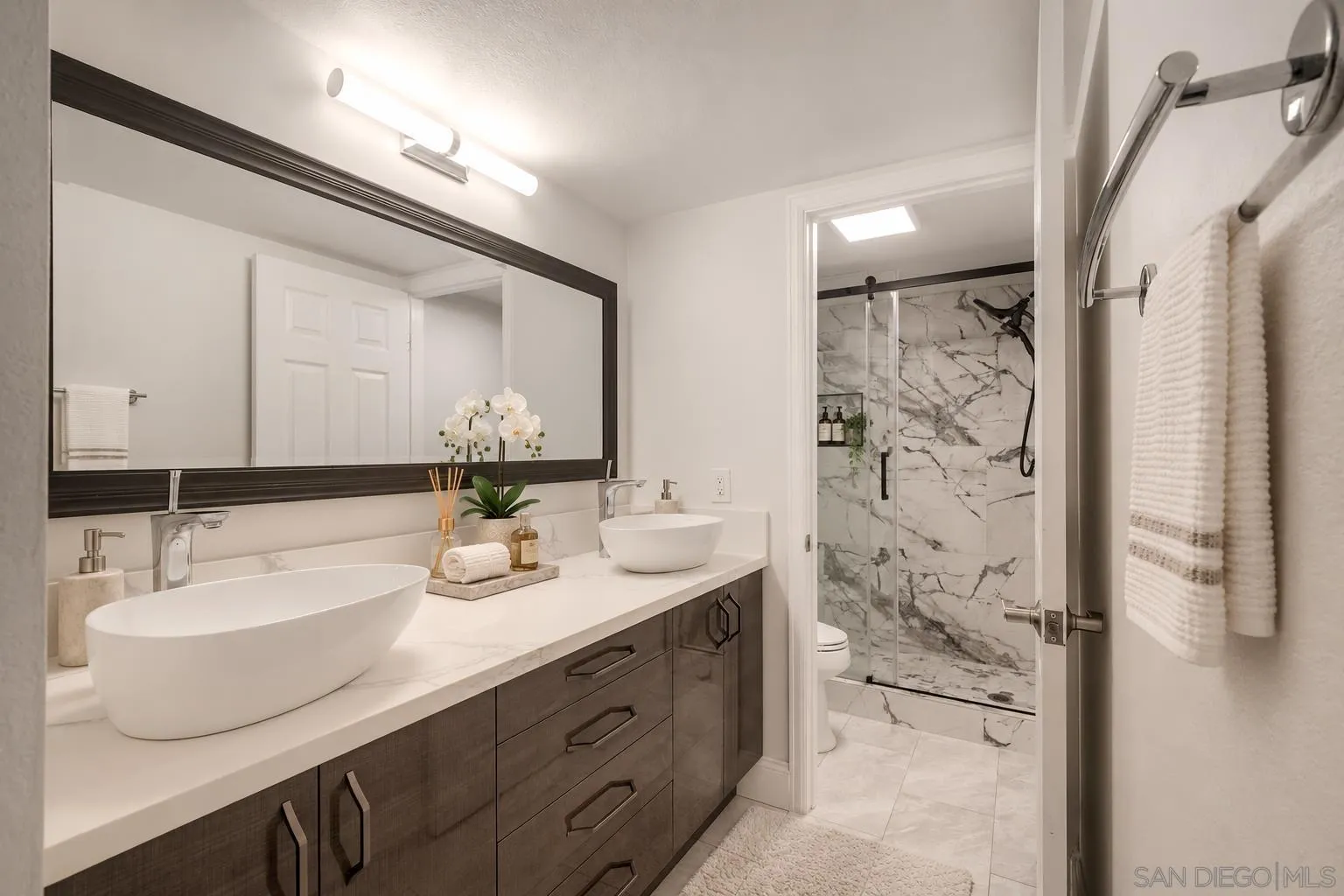 https://cdn.realtyfeed.com/cdn/127/260024390/87f2ad03aa950190c7695aeb4f33ff25.webp