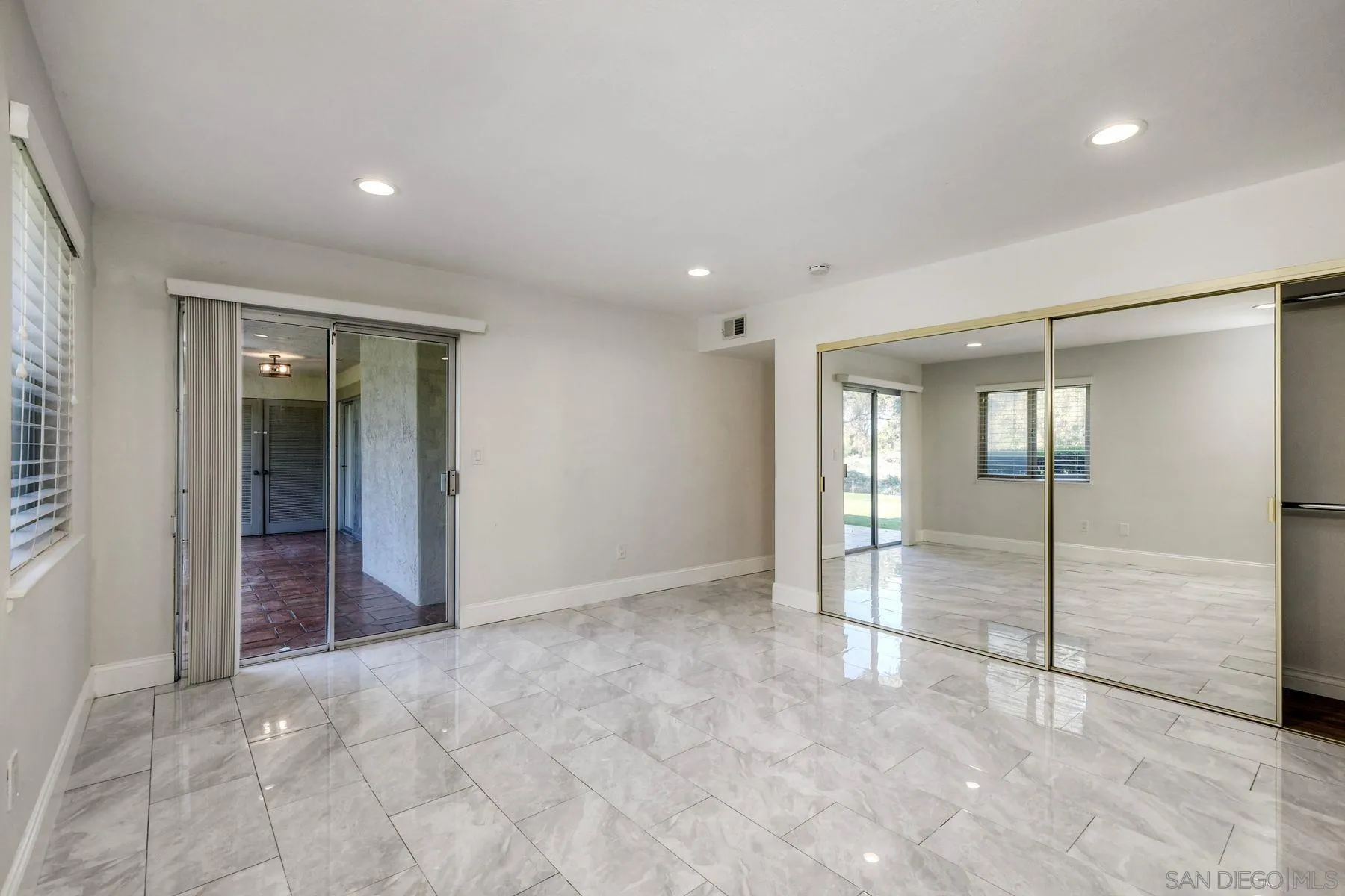 https://cdn.realtyfeed.com/cdn/127/260024390/bd48efe62cabbf12c33af0e88394f343.webp