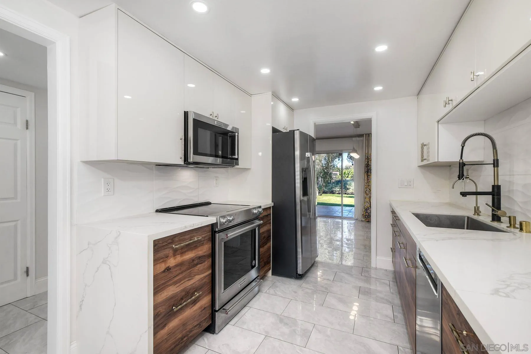 https://cdn.realtyfeed.com/cdn/127/260024390/fa31ed17ba153720618e1abe21a5f701.webp