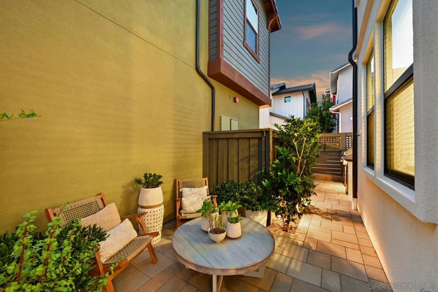https://cdn.realtyfeed.com/cdn/127/260024394/07504633488395b132ce81f50bf63159.webp
