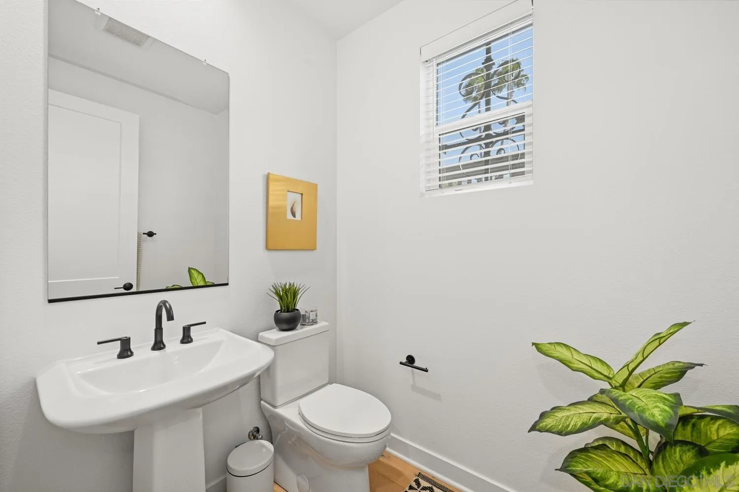 https://cdn.realtyfeed.com/cdn/127/260024394/26e37567f11eb3be2a7bf38d2b2bde47.webp