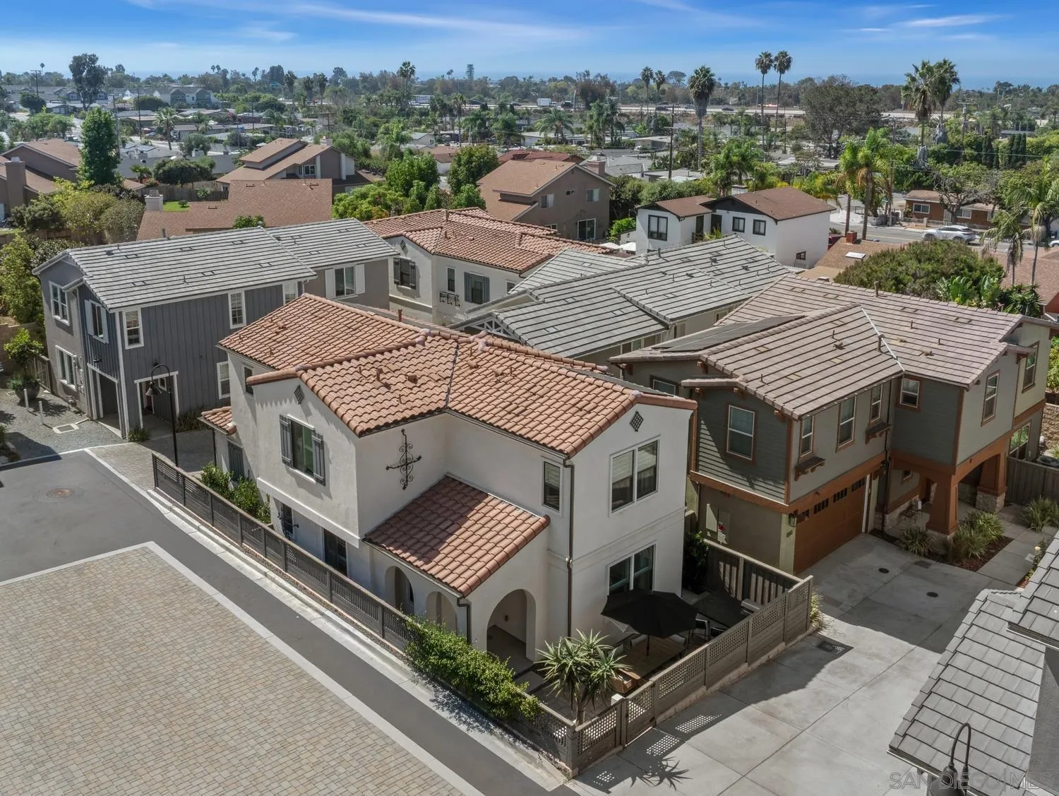 https://cdn.realtyfeed.com/cdn/127/260024394/3cf8aeef4b16cdc1e89d310cd561a0b1.webp