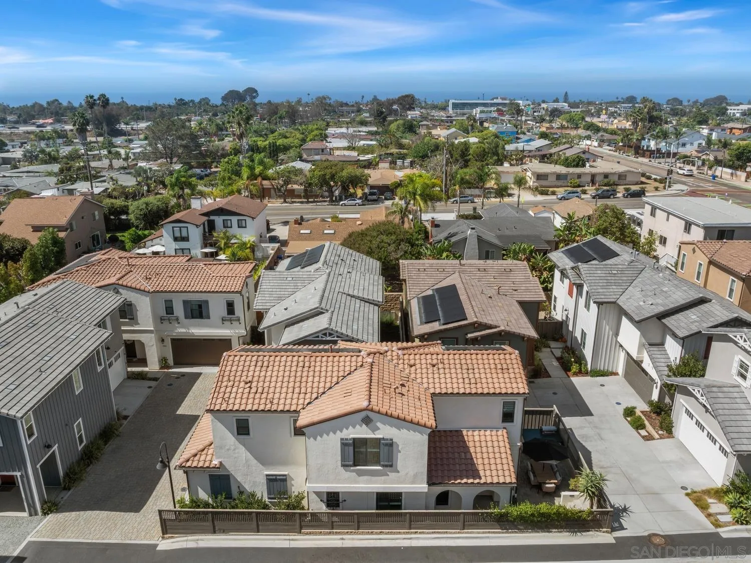 https://cdn.realtyfeed.com/cdn/127/260024394/79d27063bf31ebbbc5c56371e27f3ef0.webp