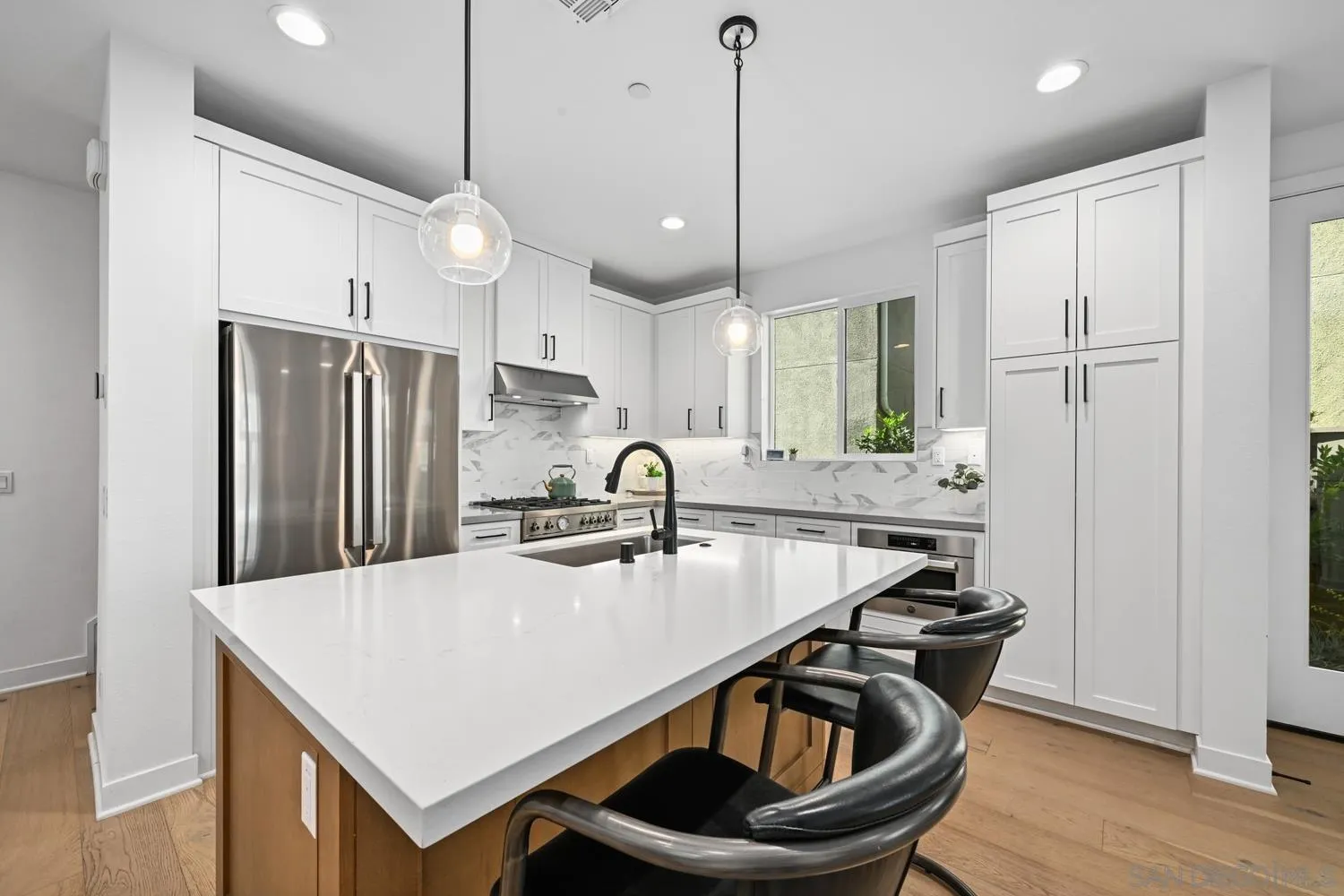 https://cdn.realtyfeed.com/cdn/127/260024394/c0cd610d1b6420366f2c0374ae6b8fe4.webp