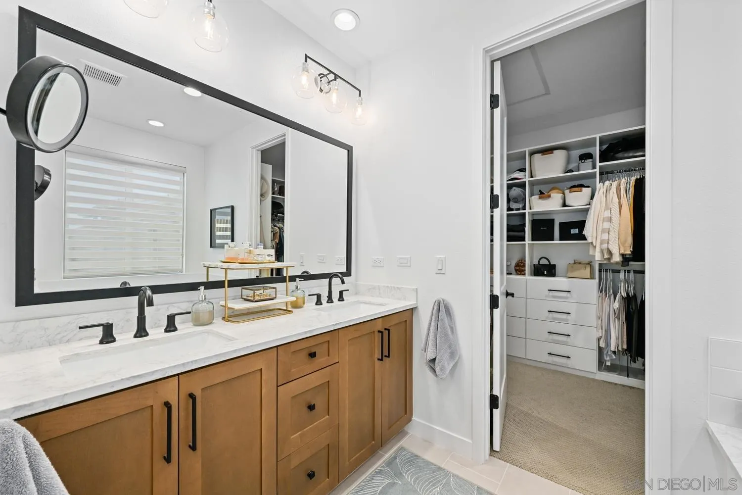 https://cdn.realtyfeed.com/cdn/127/260024394/c2dc35c4e6d1577307c98f3e44525202.webp