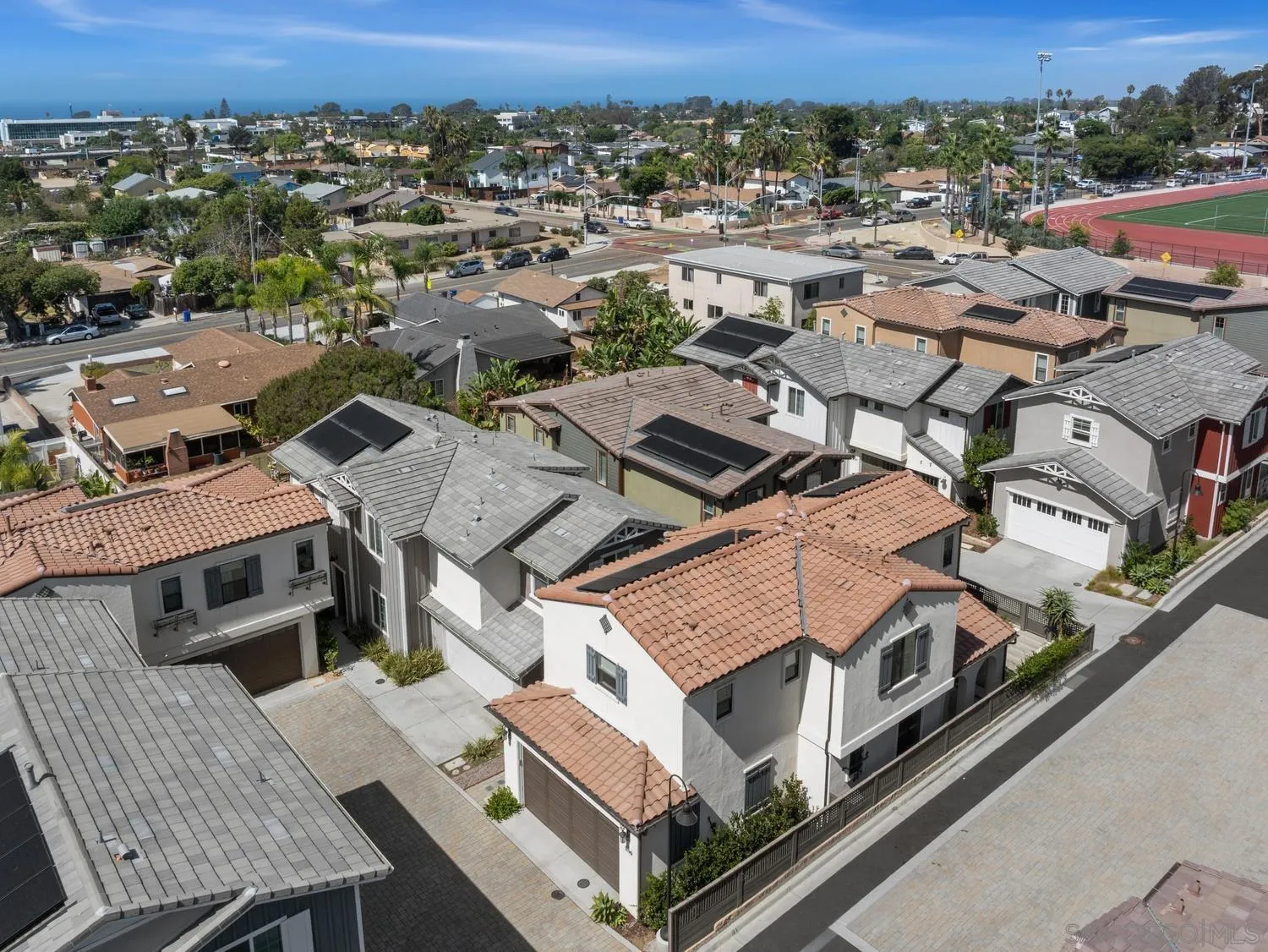 https://cdn.realtyfeed.com/cdn/127/260024394/f25935897545b390ecd074b3ddc1cdfc.webp