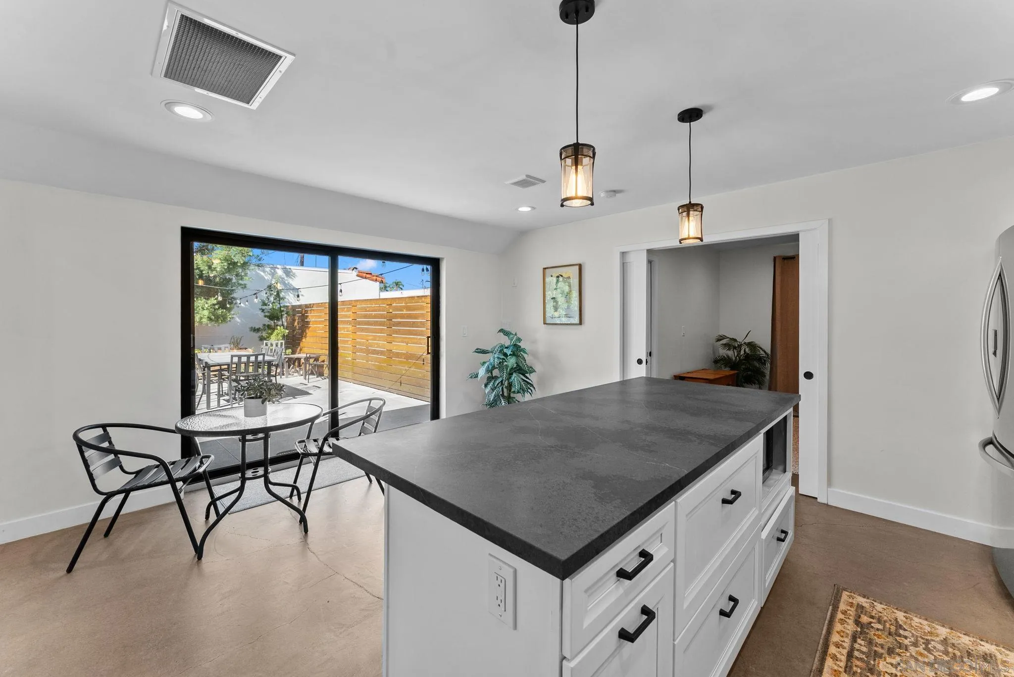 https://cdn.realtyfeed.com/cdn/127/260024396/0ab862019f856276b3c22c6f199b800c.webp