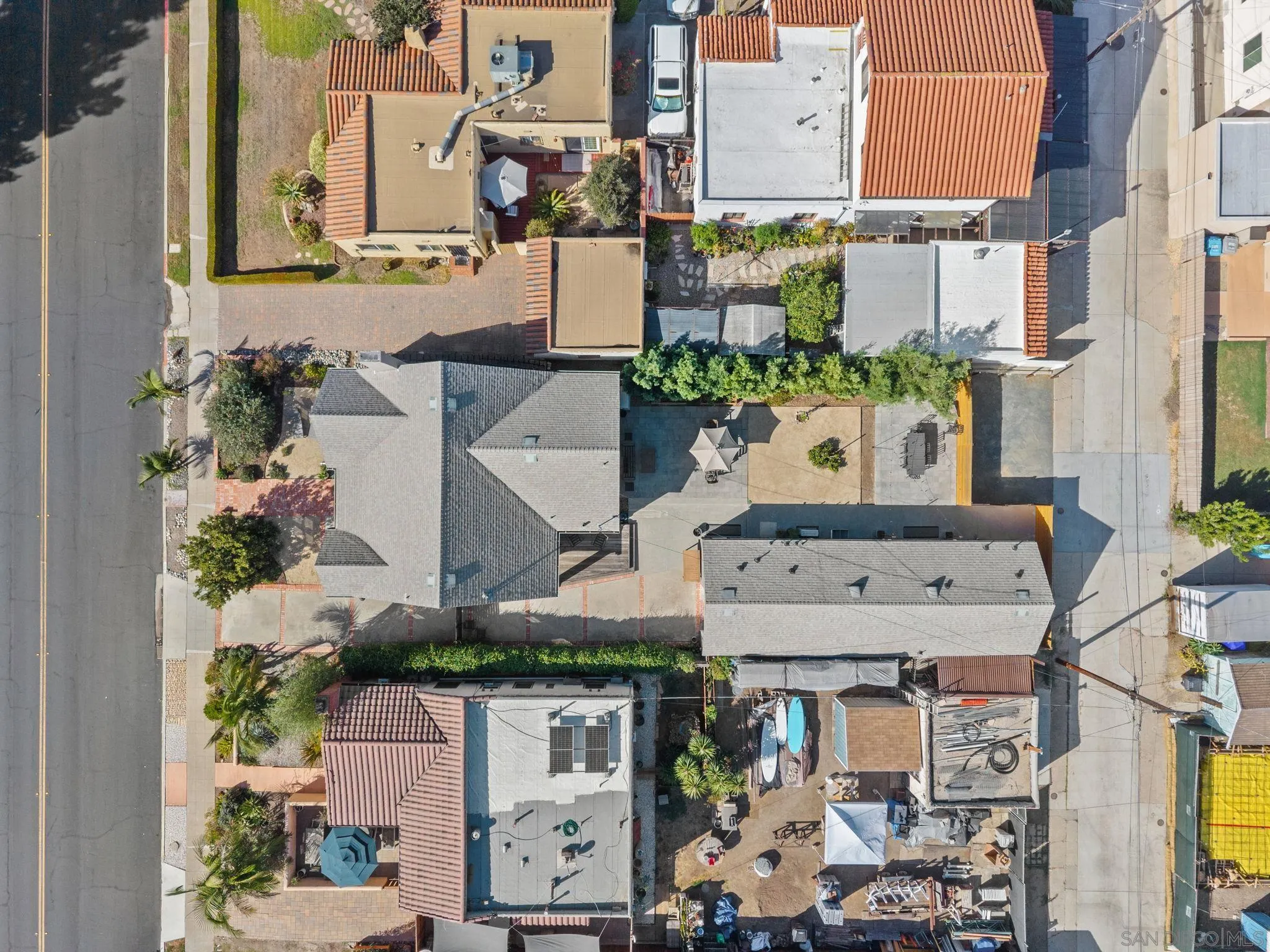 https://cdn.realtyfeed.com/cdn/127/260024396/3cdc6d5ea5ebdc9bf9798f3e64b484c3.webp