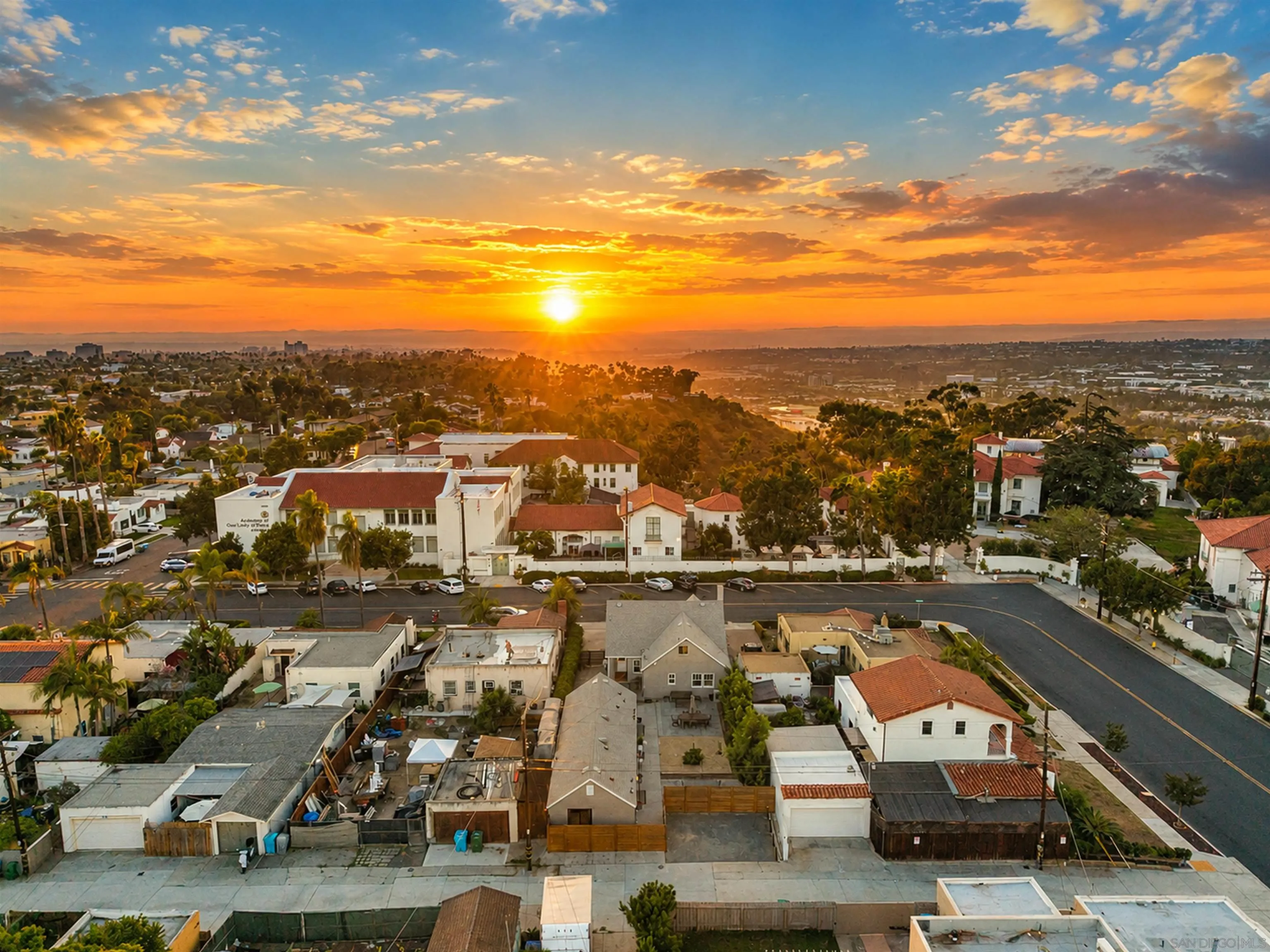 https://cdn.realtyfeed.com/cdn/127/260024396/440fa44700d5b58145dded69298c7143.webp