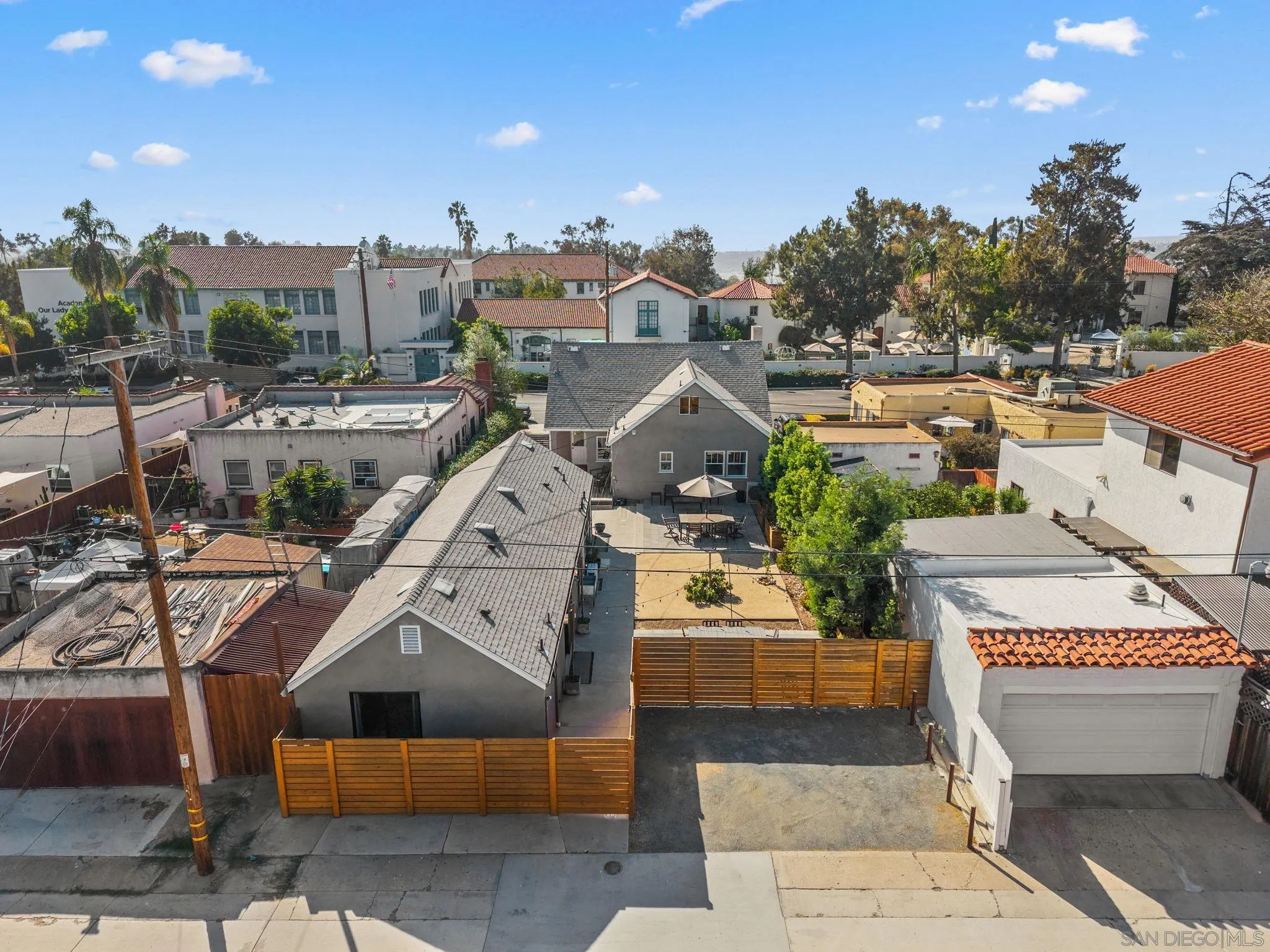 https://cdn.realtyfeed.com/cdn/127/260024396/675eca94e101b80e9092faf04ff46576.webp