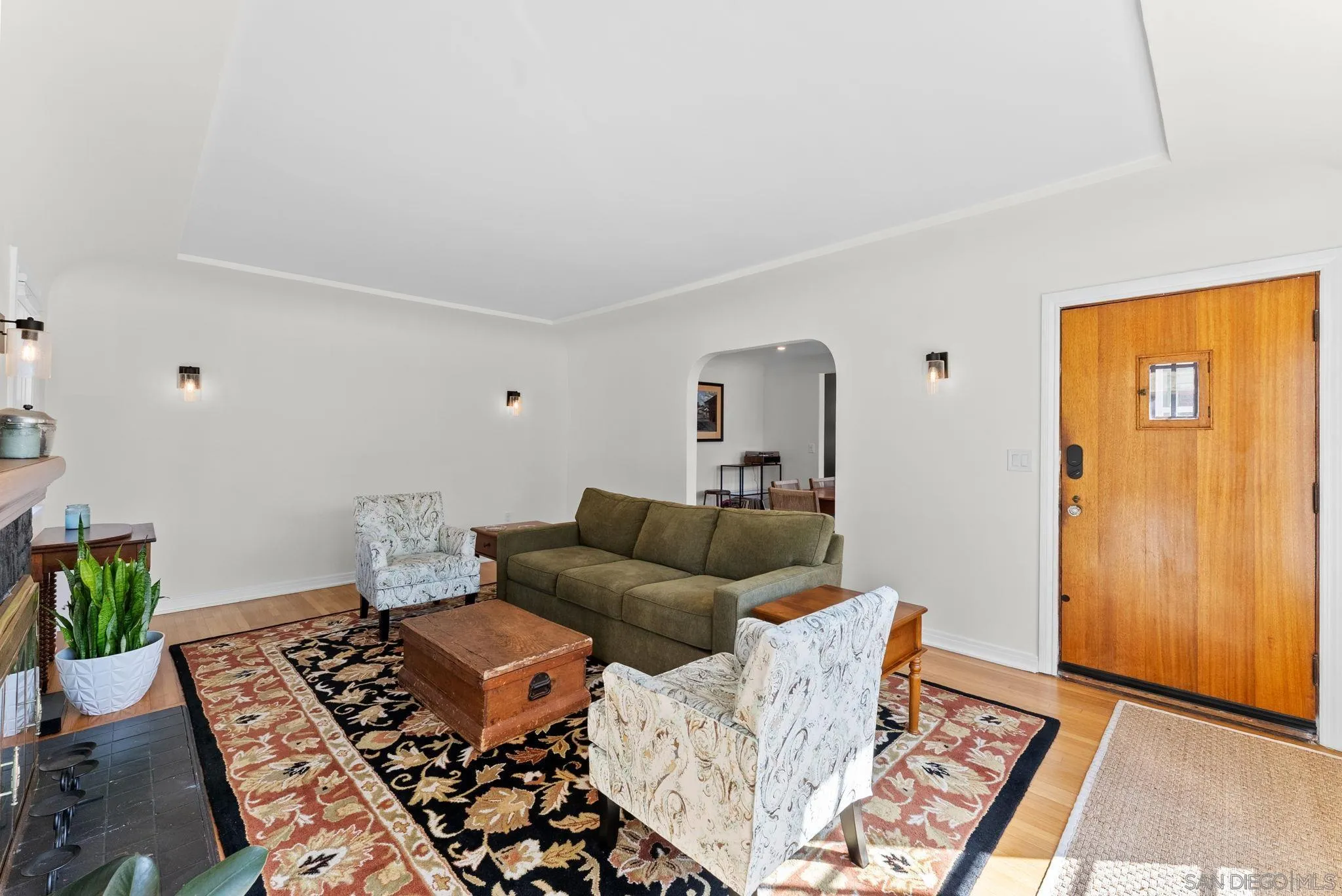 https://cdn.realtyfeed.com/cdn/127/260024396/8beec2fe396b1ba08b0d7055d85ee511.webp