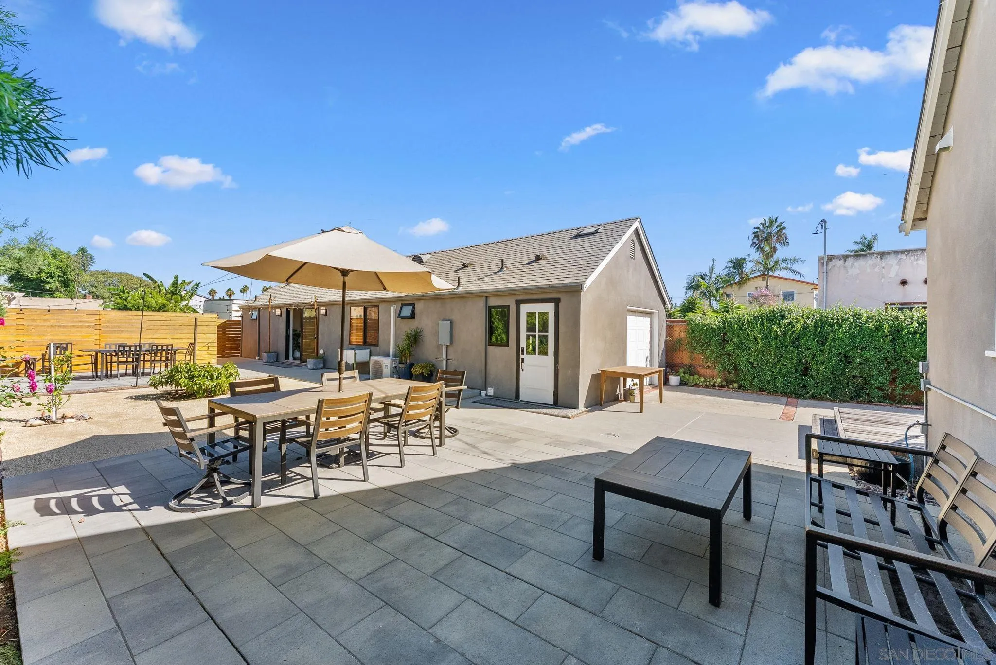 https://cdn.realtyfeed.com/cdn/127/260024396/af0ef214154ce43a5dedb809d1780e1f.webp