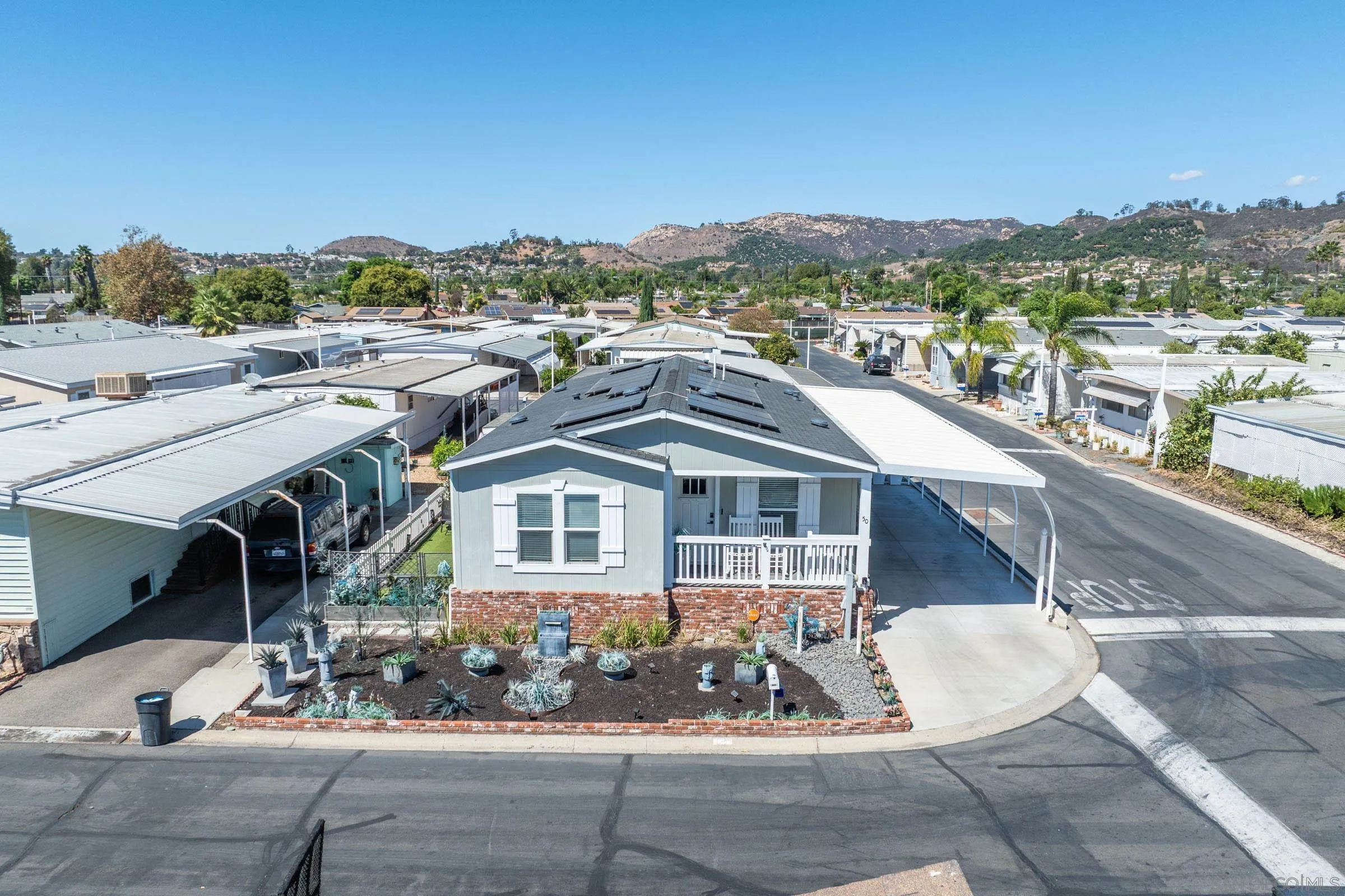 https://cdn.realtyfeed.com/cdn/127/260024404/00c4995bba387fb48208b6fa69f1c6d2.webp