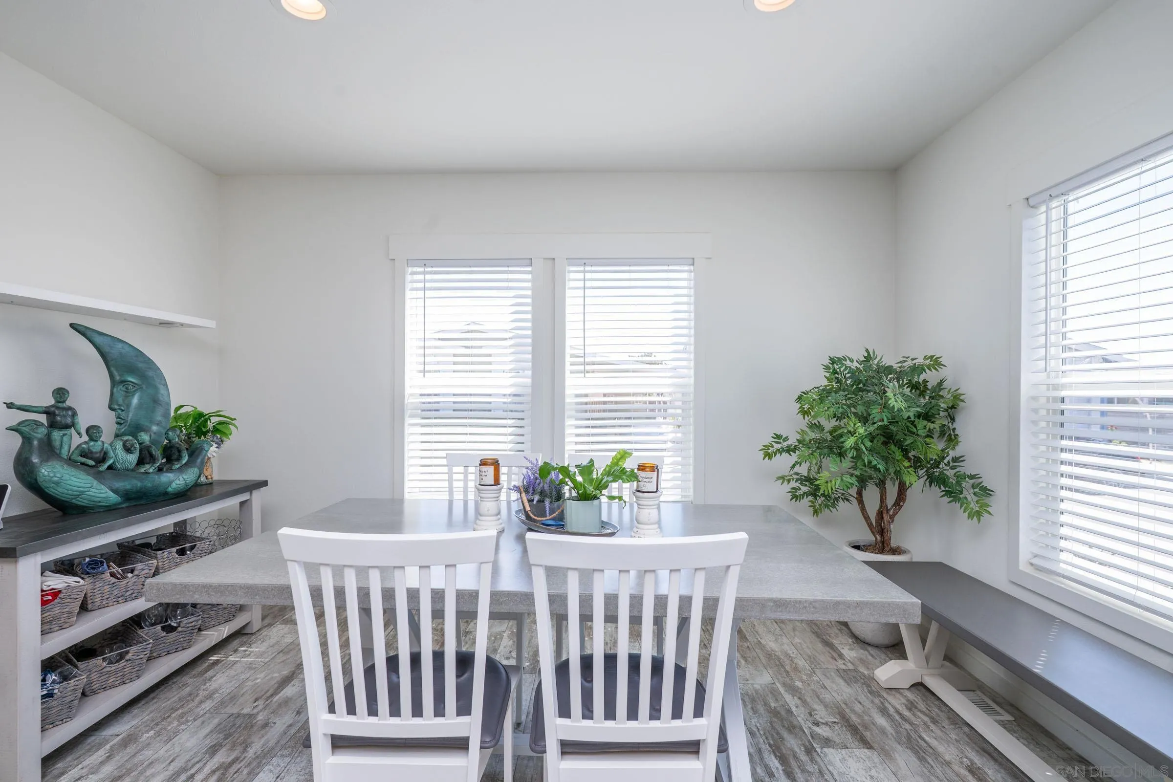 https://cdn.realtyfeed.com/cdn/127/260024404/6401090d0d969d40a608aa2b371fe8cf.webp