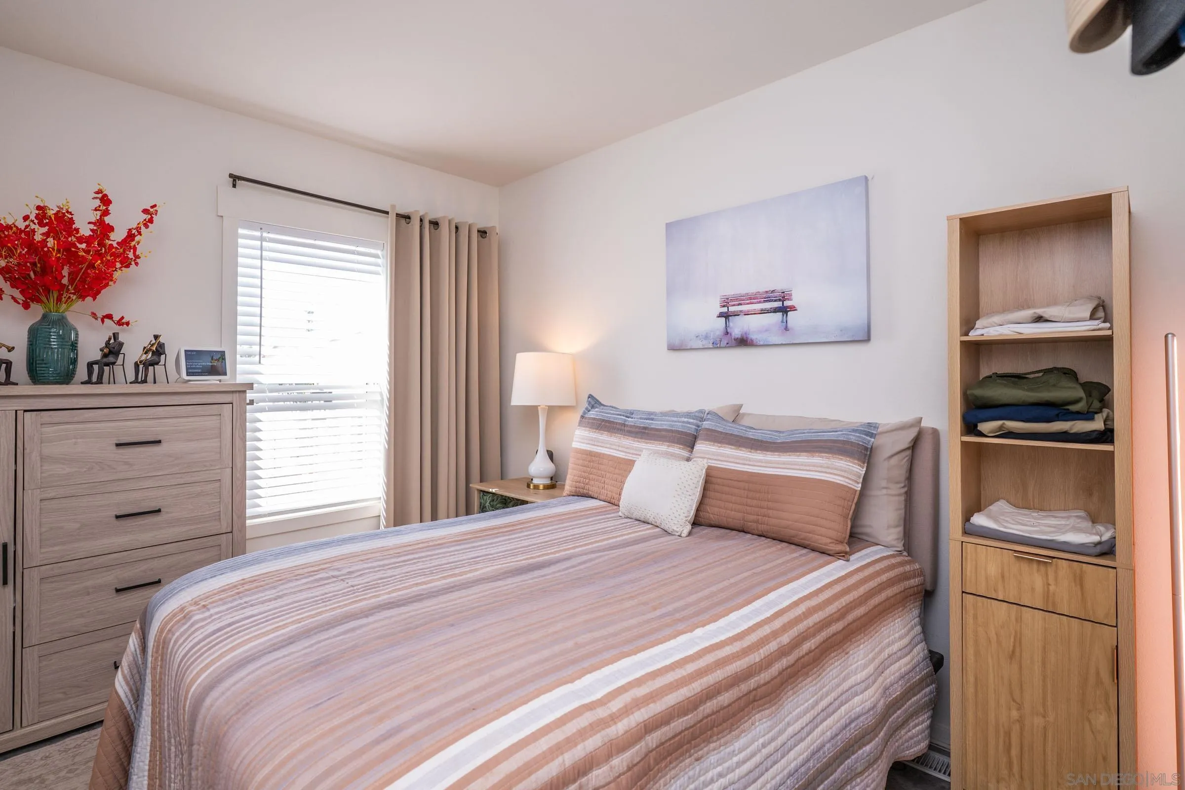 https://cdn.realtyfeed.com/cdn/127/260024404/737f61578975d7def974331e02c855a4.webp