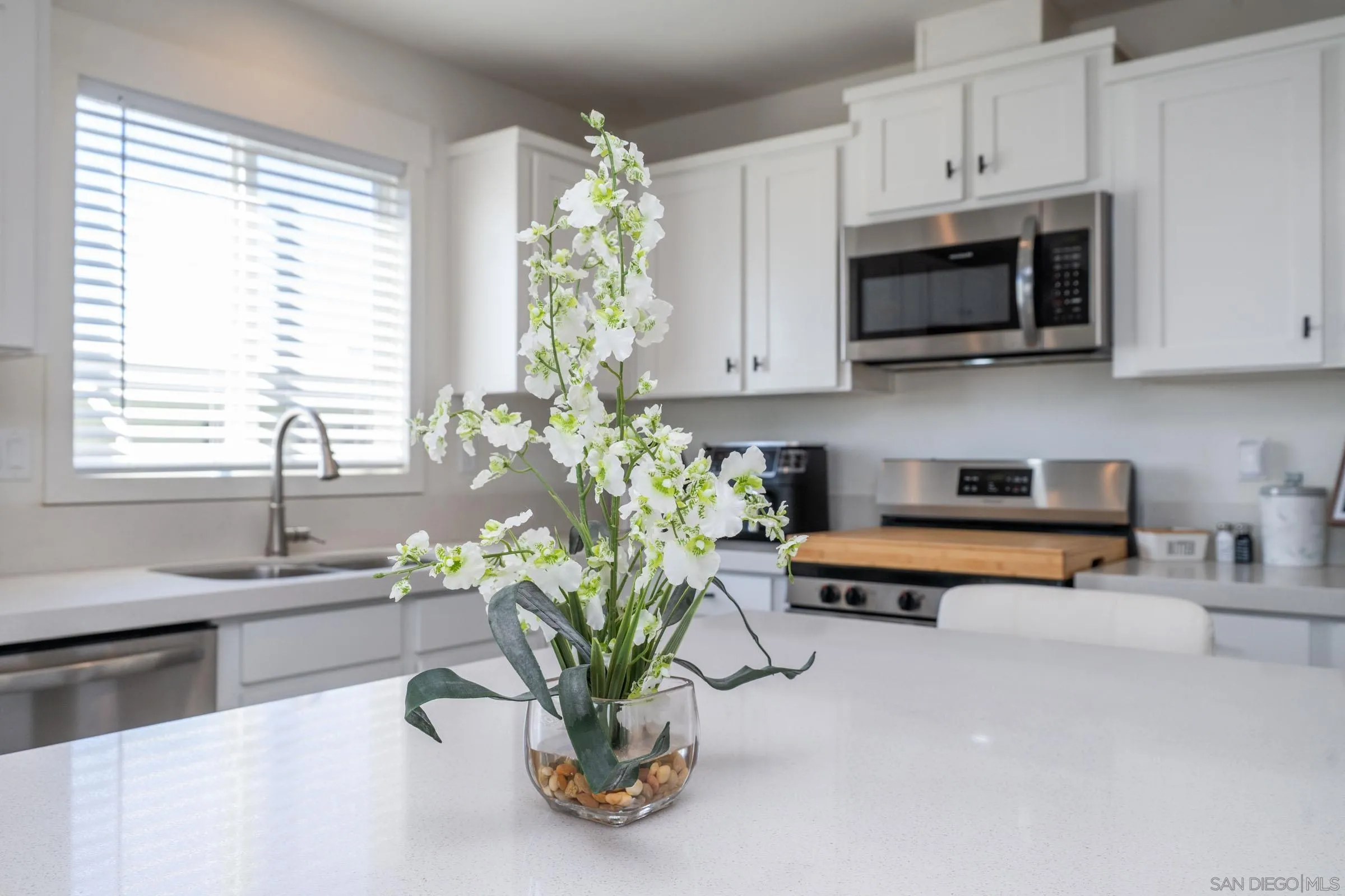 https://cdn.realtyfeed.com/cdn/127/260024404/8ba2f8730db0a3ea4926c9652c88cc6d.webp