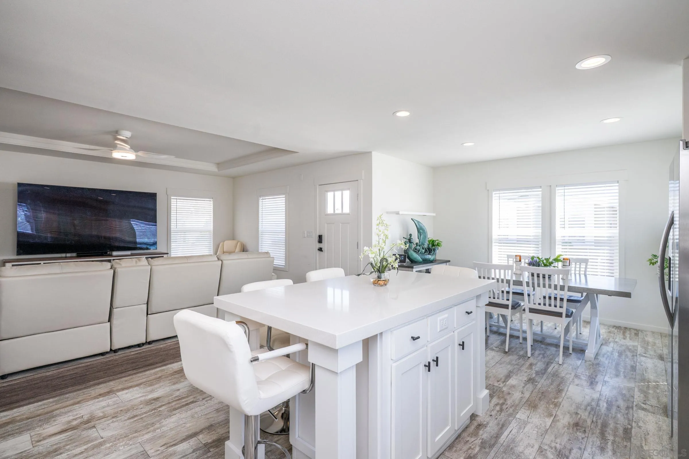 https://cdn.realtyfeed.com/cdn/127/260024404/fdf0d21ccc9dd8960777cf1177541ae9.webp