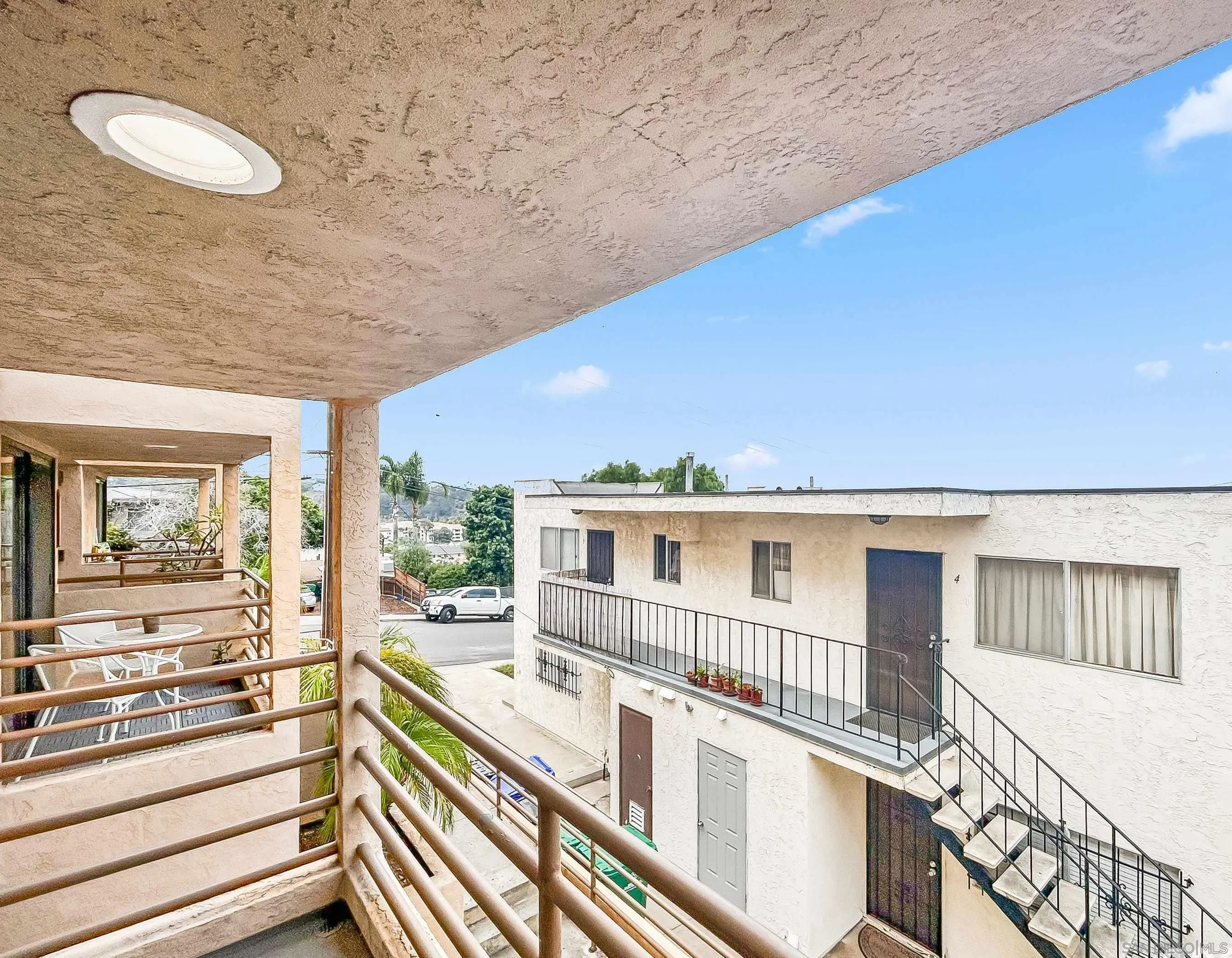 https://cdn.realtyfeed.com/cdn/127/260024406/5c3e49607df2ff188ee262b634a32df2.webp