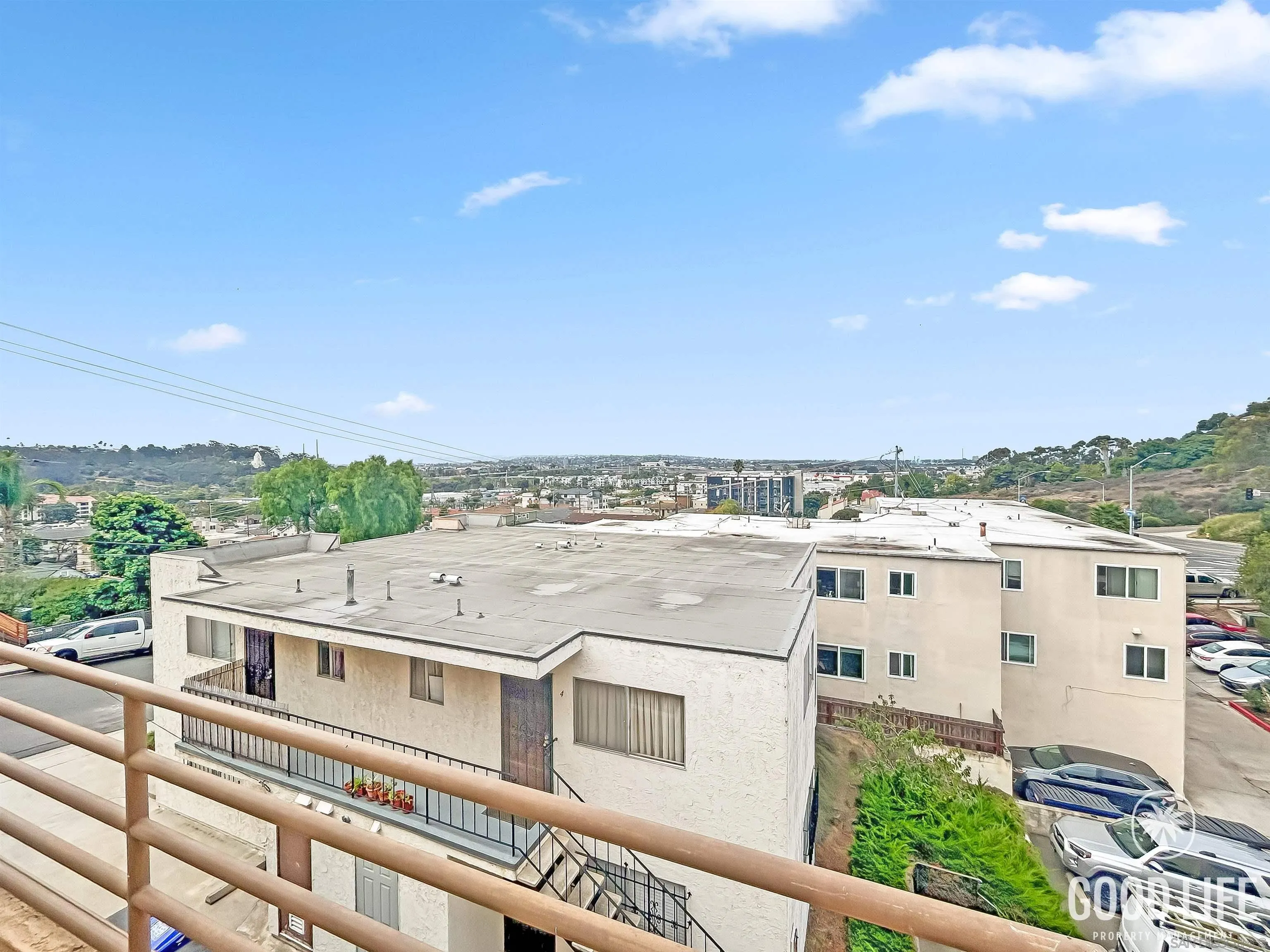 https://cdn.realtyfeed.com/cdn/127/260024406/d4eade4ff6709f3e18fdce126d0bbd4b.webp