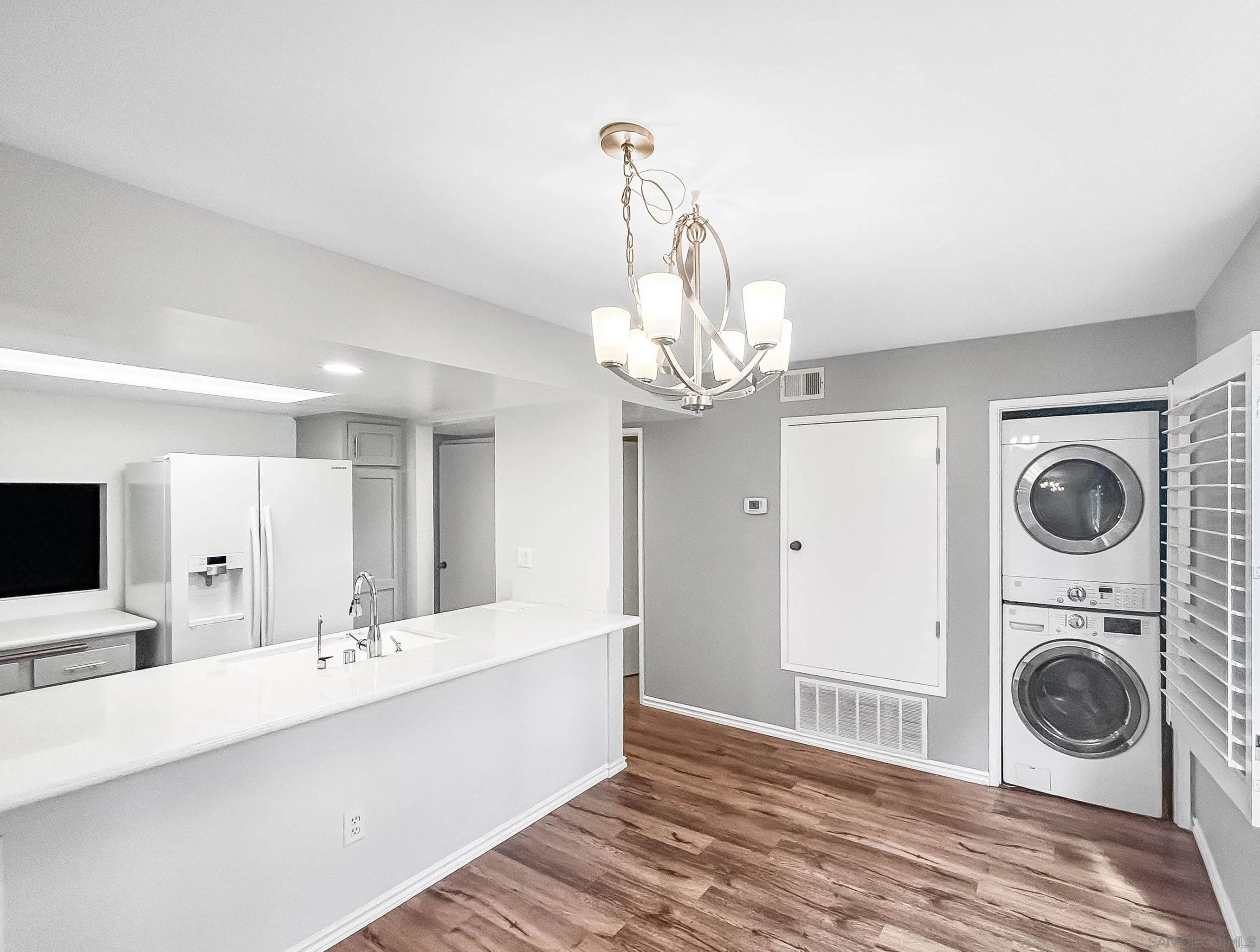 https://cdn.realtyfeed.com/cdn/127/260024406/eb243a89012820714b98b2f4ab78caaf.webp