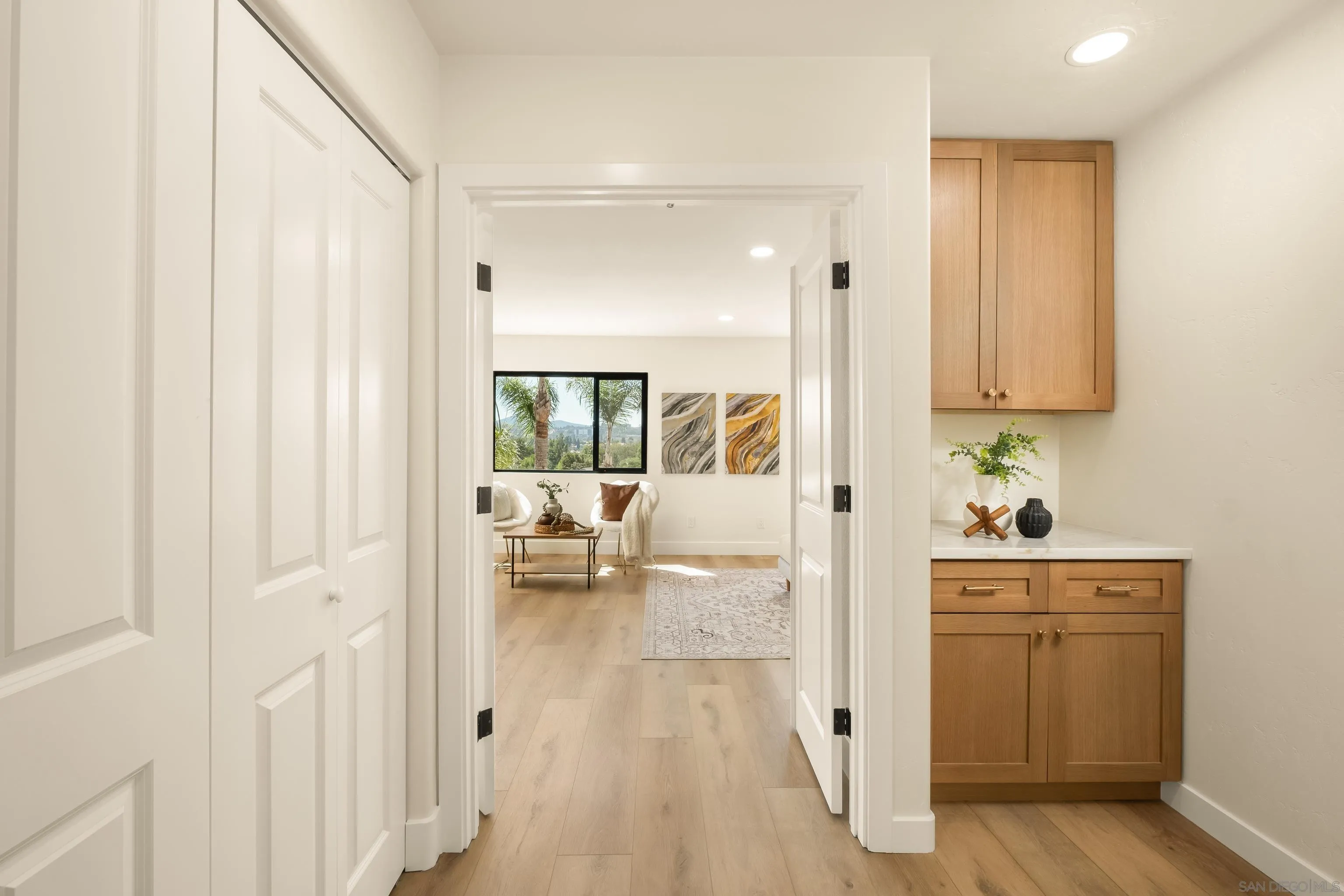 https://cdn.realtyfeed.com/cdn/127/260024412/8149ff55cd8b0029713bd93dd05c8afc.webp