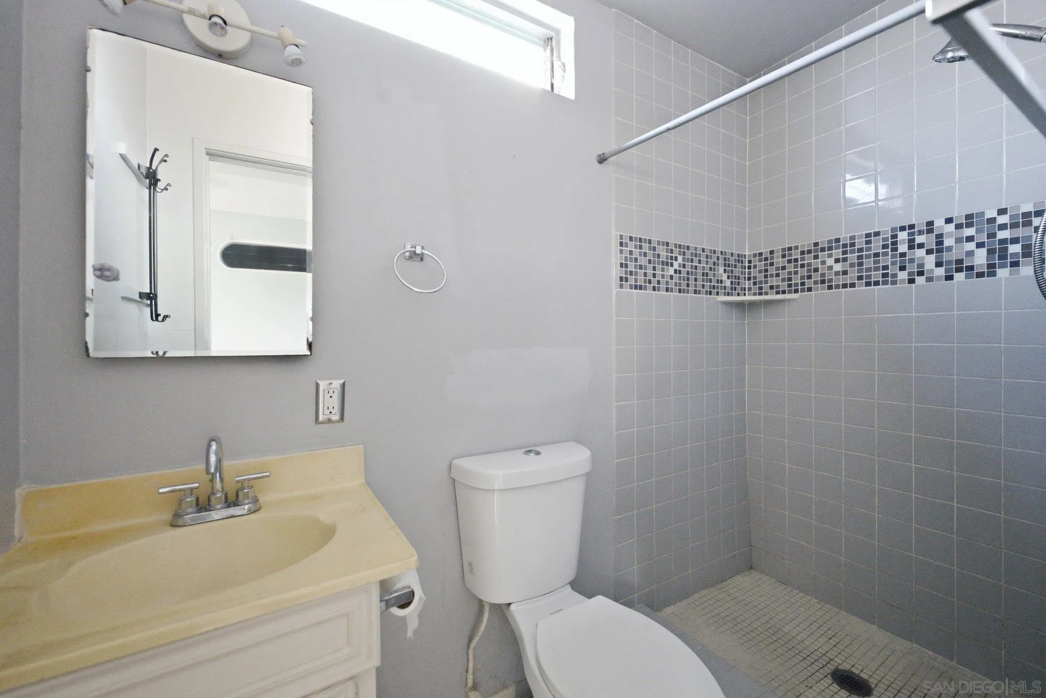 1427 Fern St, San Diego, CA 92102, photo 19