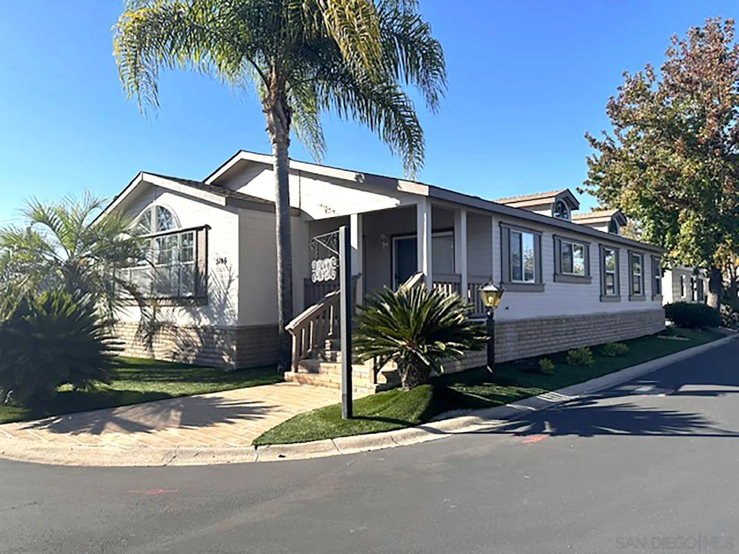 https://cdn.realtyfeed.com/cdn/127/260024421/da0943b30018182eb38c8e9f6204d70d.webp