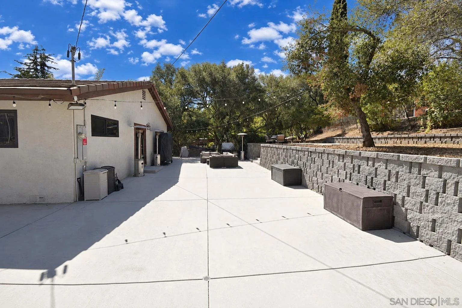 https://cdn.realtyfeed.com/cdn/127/260024424/059af224d4ca6d3346b5c763ae950b56.webp