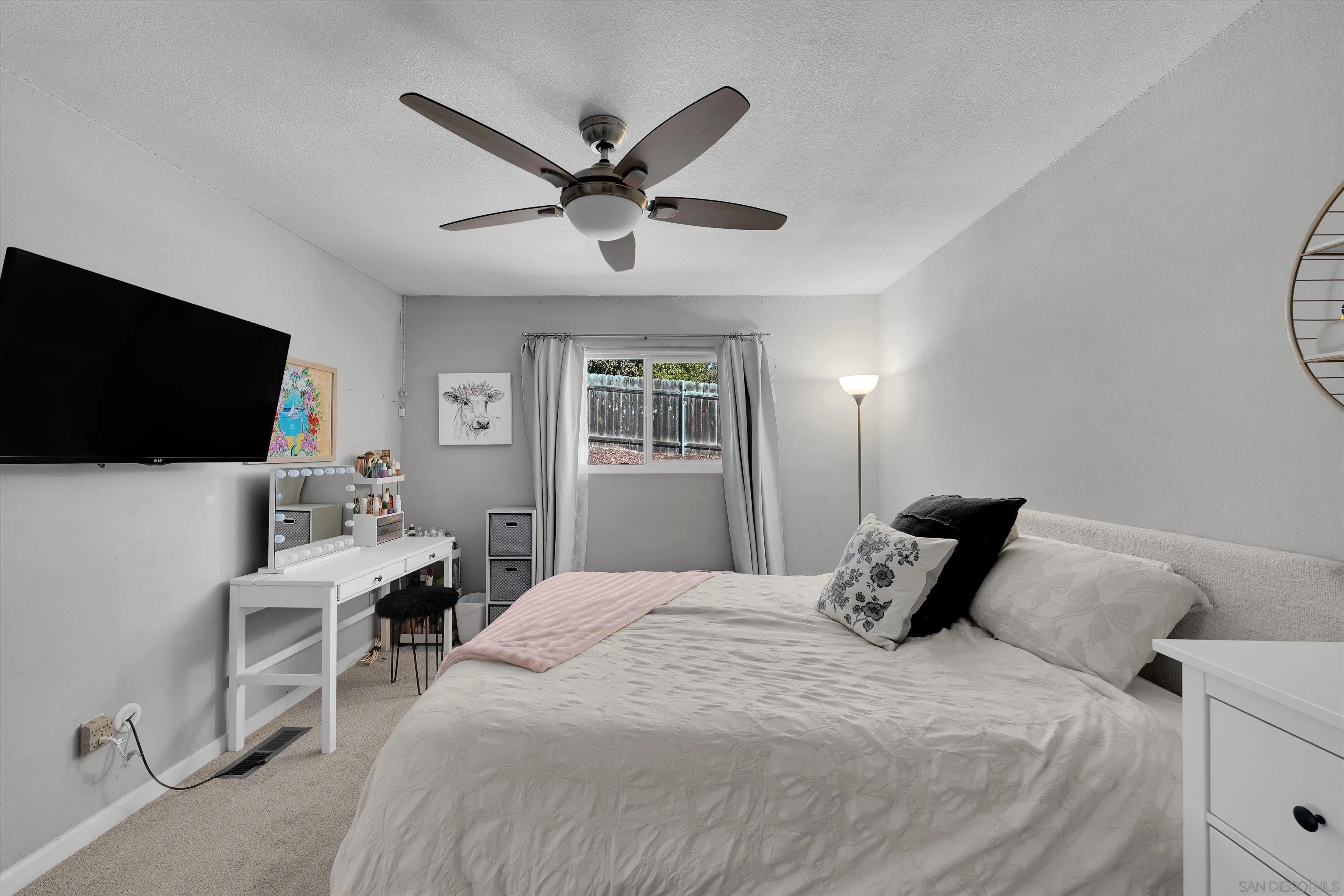 https://cdn.realtyfeed.com/cdn/127/260024424/1907e1178cbb7a82041a7a9b3f33bd0e.webp