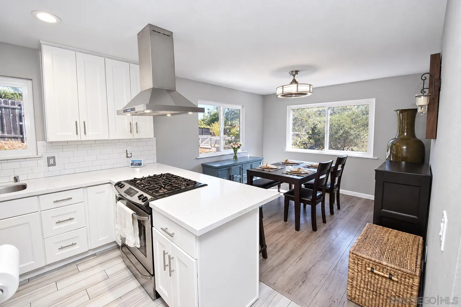 https://cdn.realtyfeed.com/cdn/127/260024424/199e681011f4196cce4b7ce9378e2c79.webp