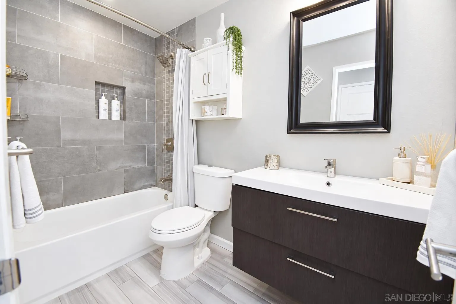 https://cdn.realtyfeed.com/cdn/127/260024424/2f5ace1db8c926c29756d330b15cccce.webp