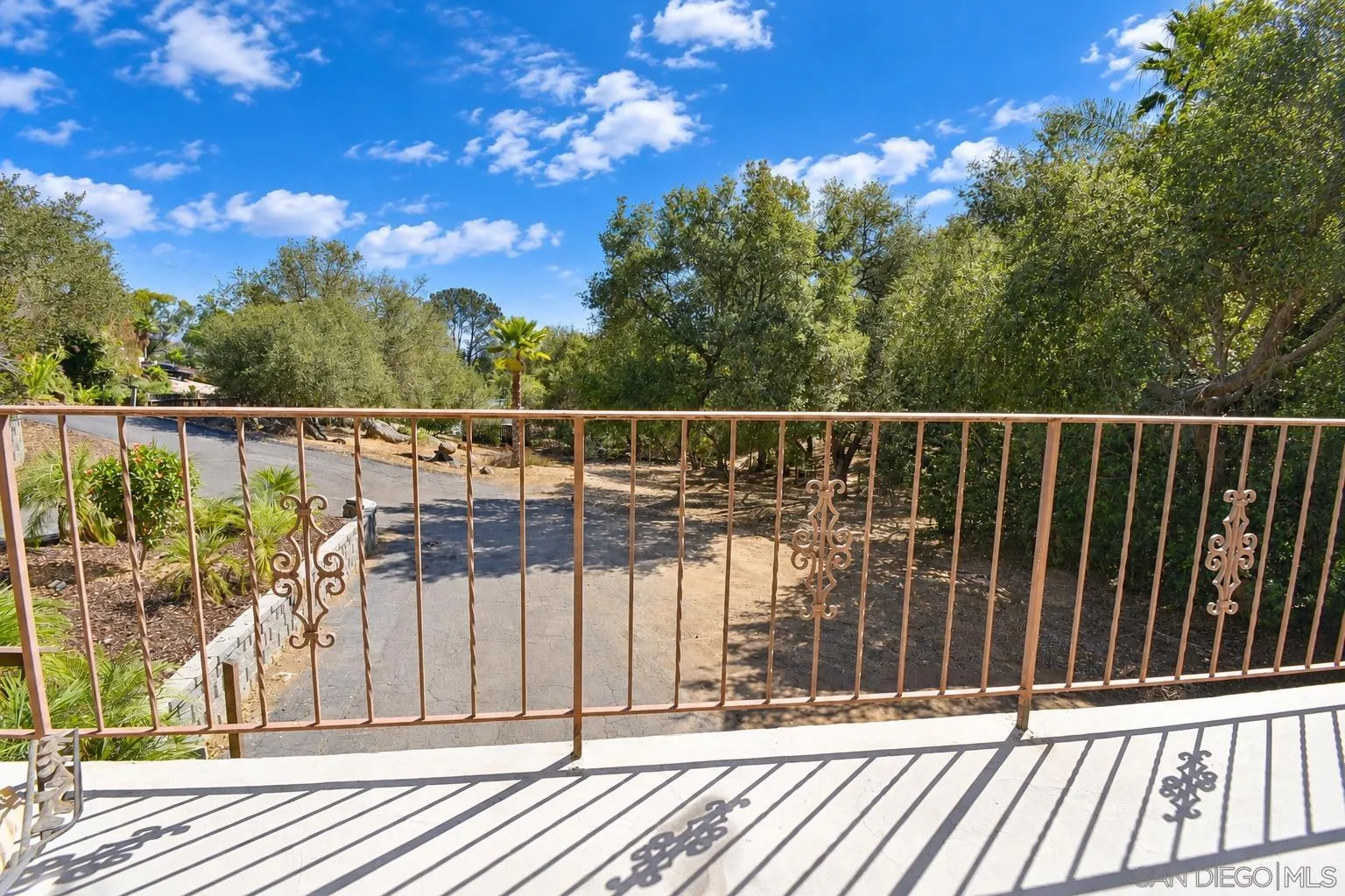 https://cdn.realtyfeed.com/cdn/127/260024424/57984554d470957dca3d1064b29ea254.webp