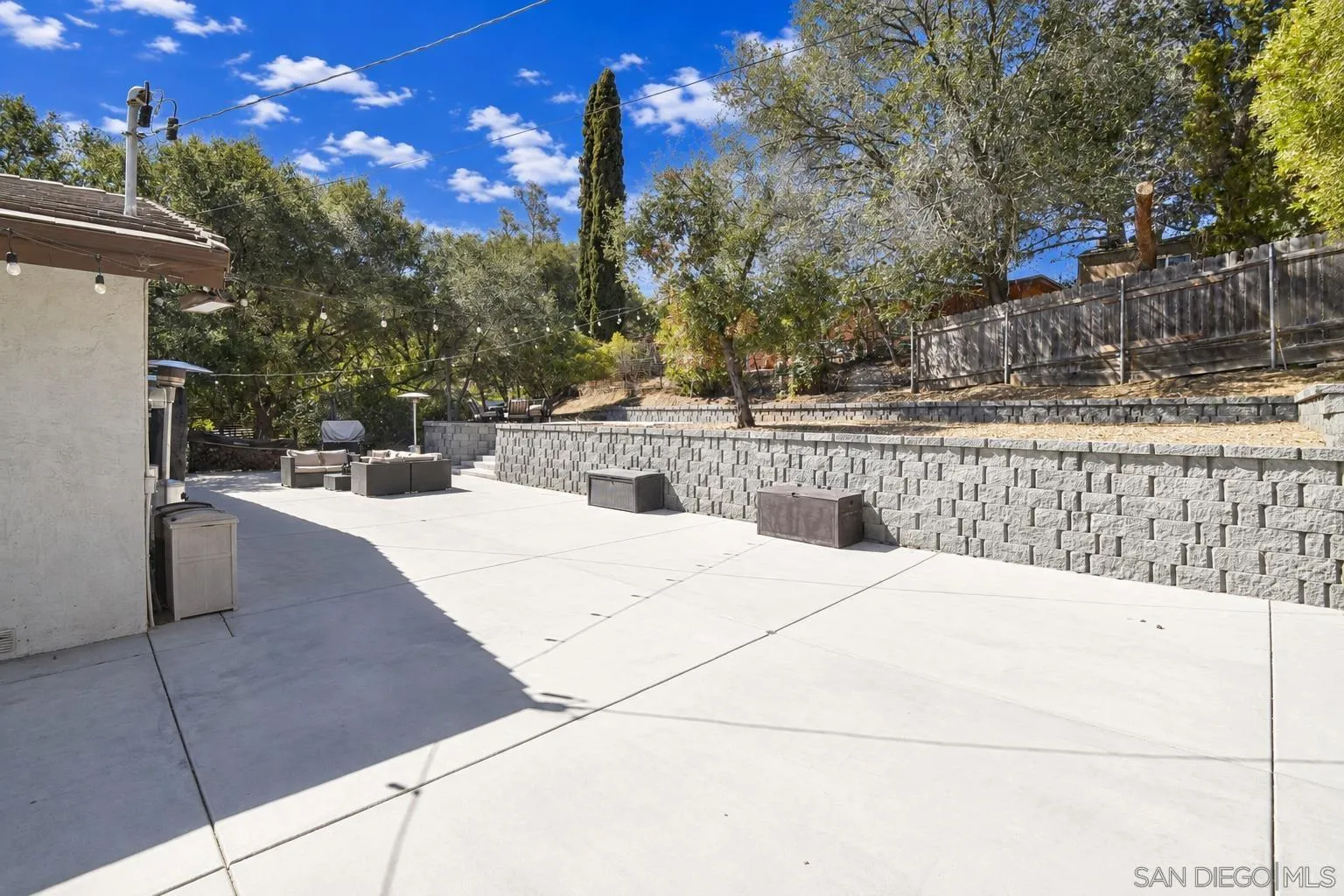 https://cdn.realtyfeed.com/cdn/127/260024424/9db2c966573baee8df3a27ee35092db2.webp