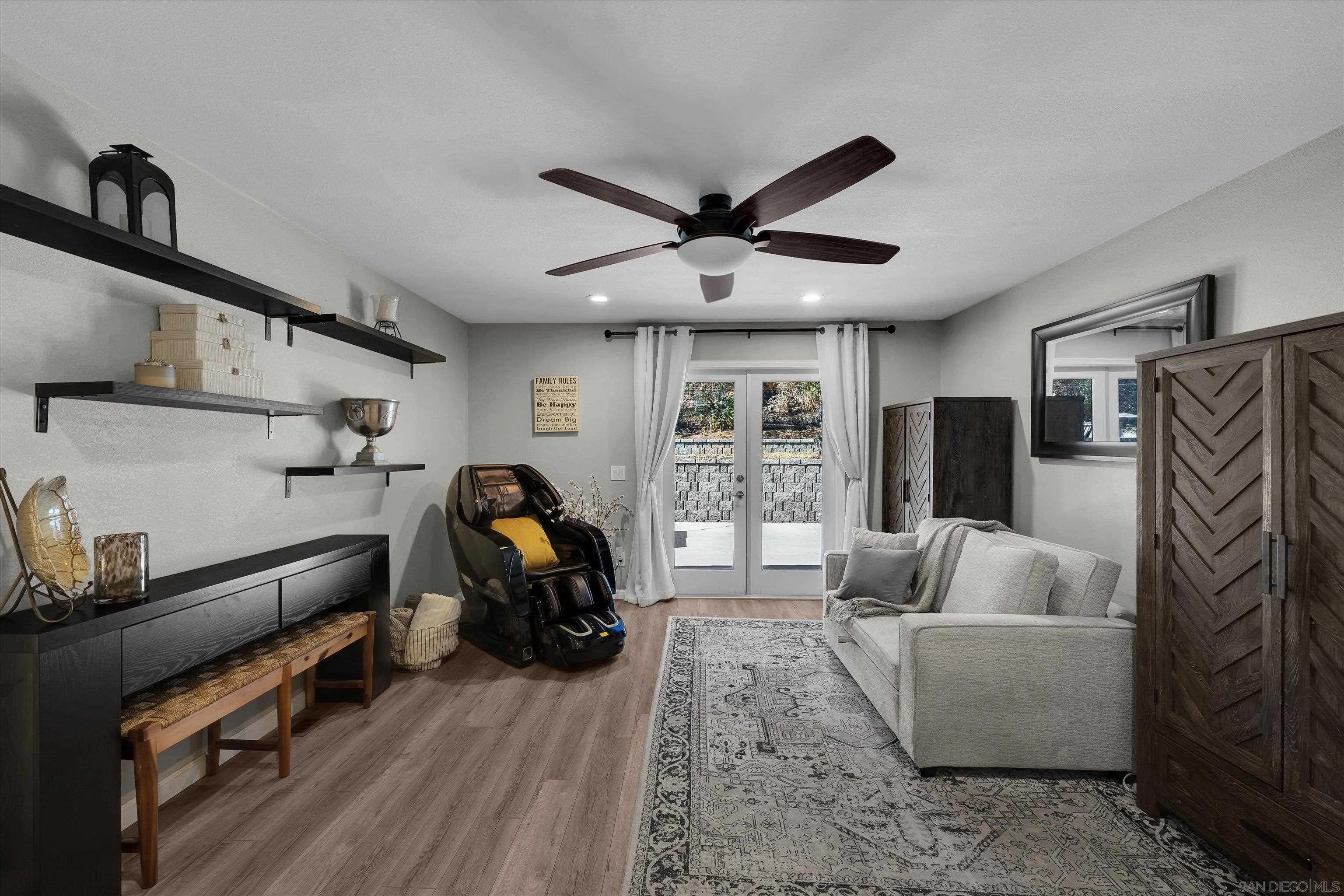 https://cdn.realtyfeed.com/cdn/127/260024424/c715d76ab2827808a5027e5de0907ce8.webp