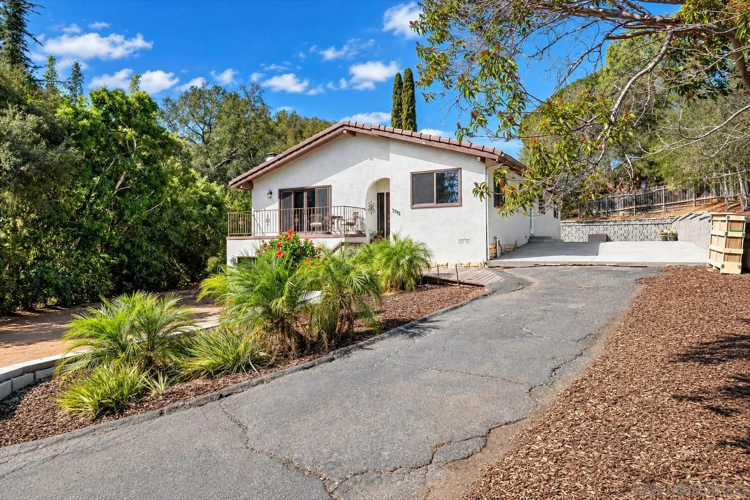 https://cdn.realtyfeed.com/cdn/127/260024424/de61b8d656b058c81c184d55d0668db9.webp